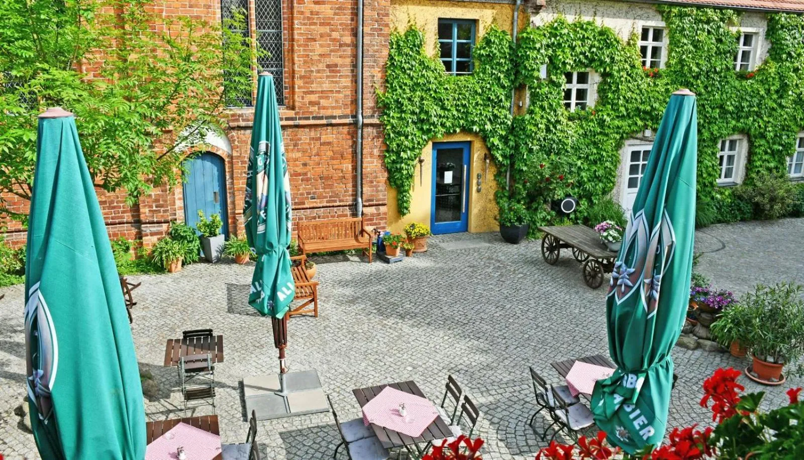Property building in Up Hus Hotel Neuruppin