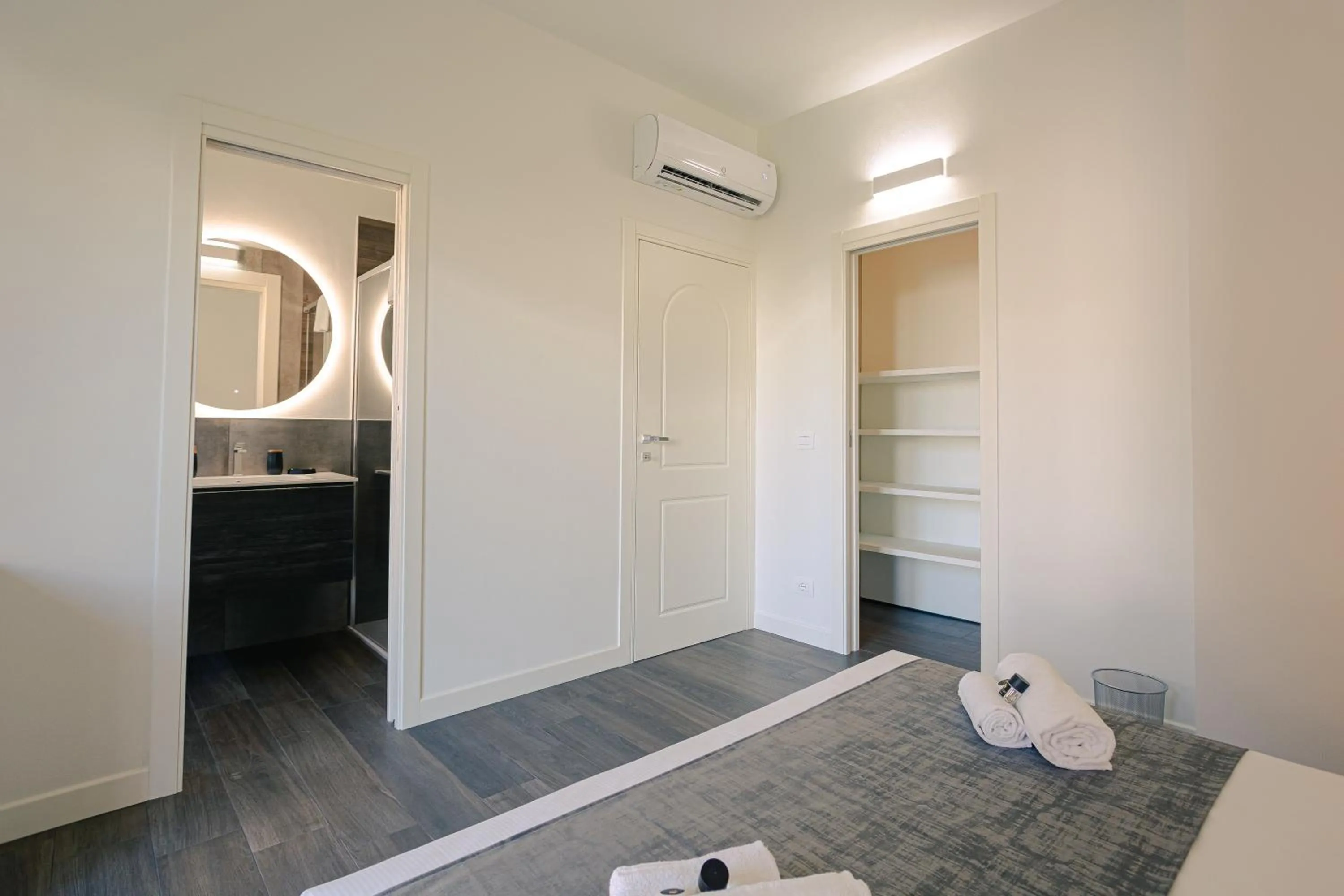 air conditioner in Verona Centre Suite - Silkeys