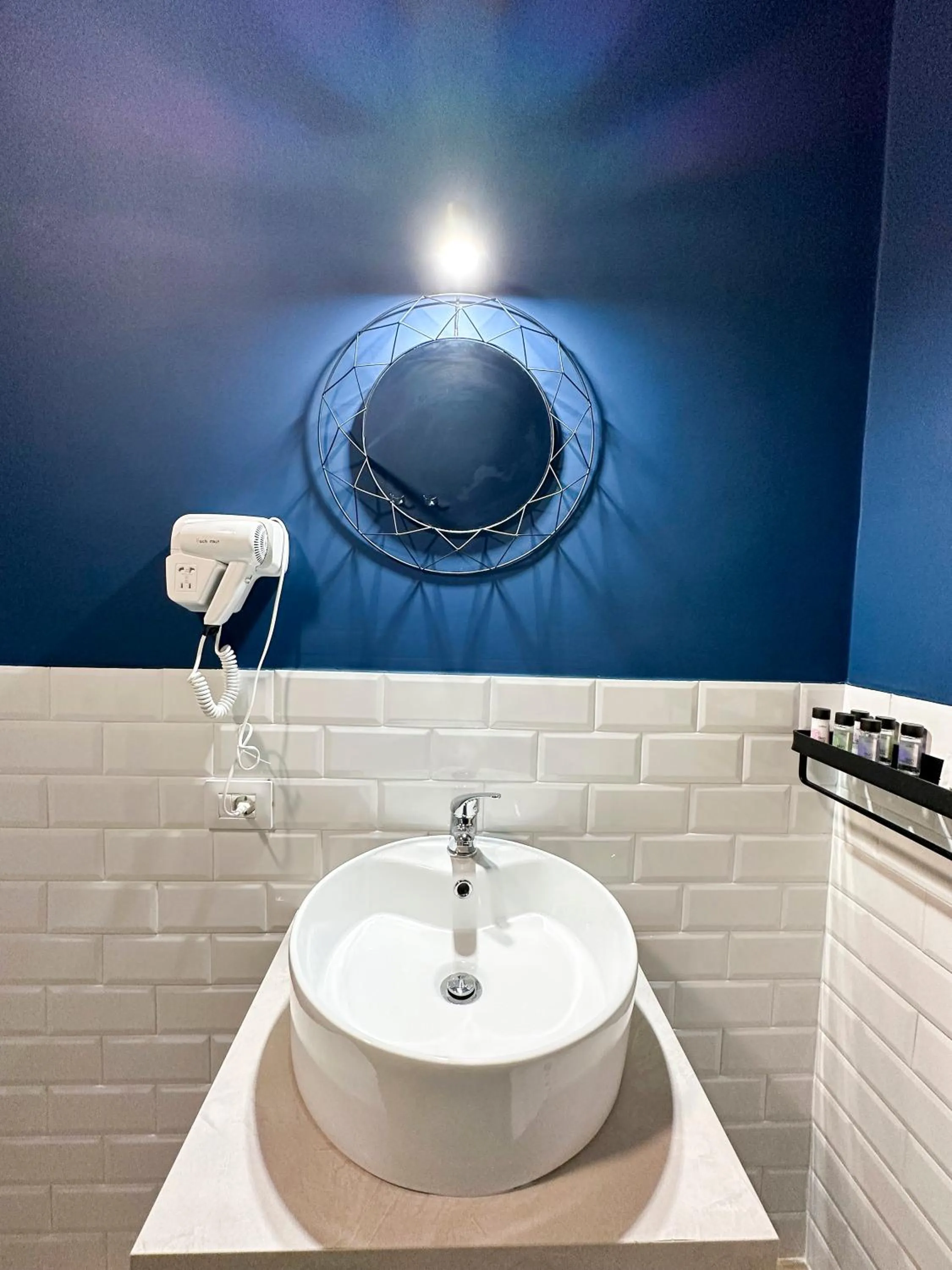 Bathroom in Central Perk