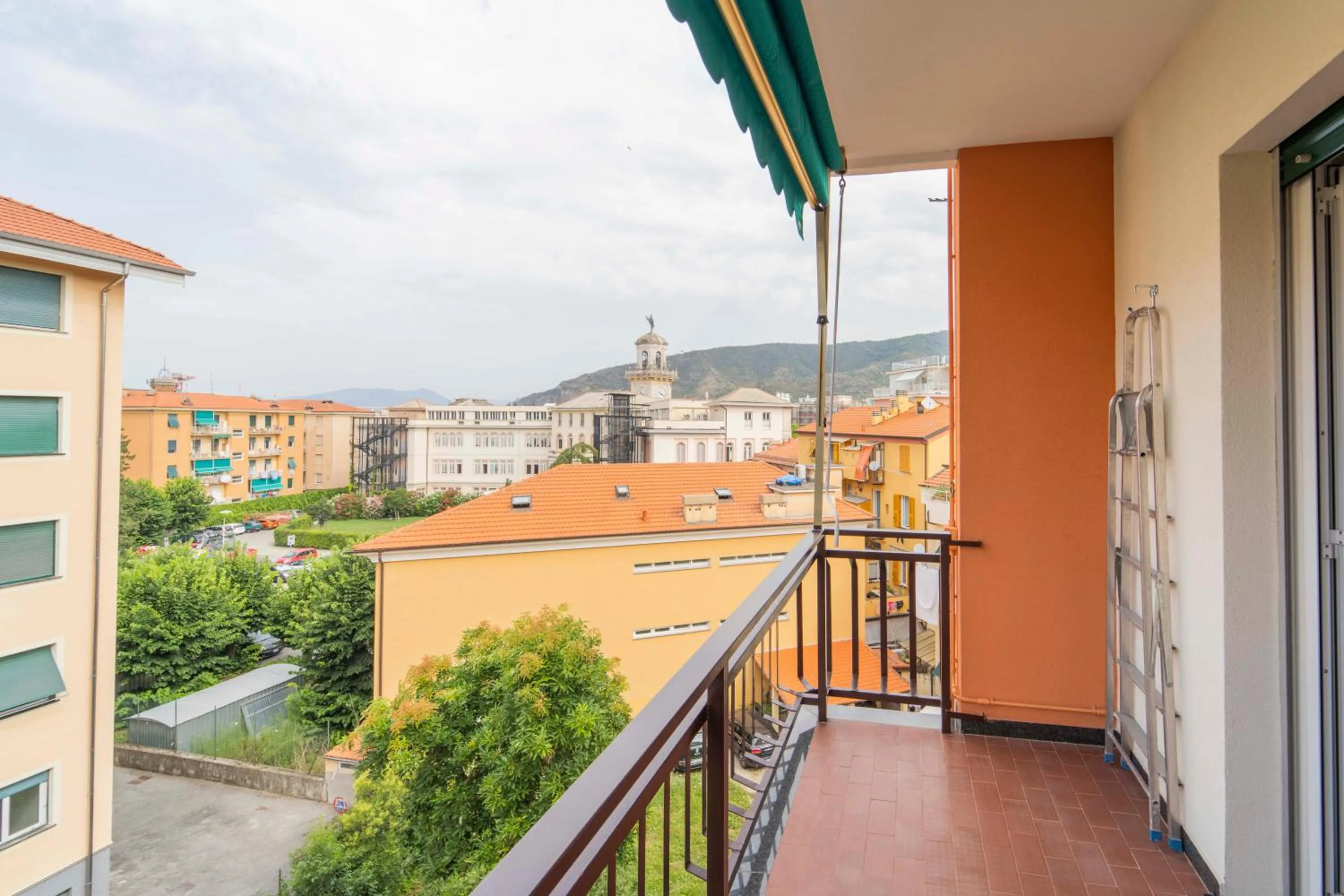 Balcony/Terrace in 193 - Casa Via della Chiusa - centralissimo e vicino alla baia del silenzio, spiaggia e mare 150m - Parcheggio GRATIS incluso e Aria condizionata