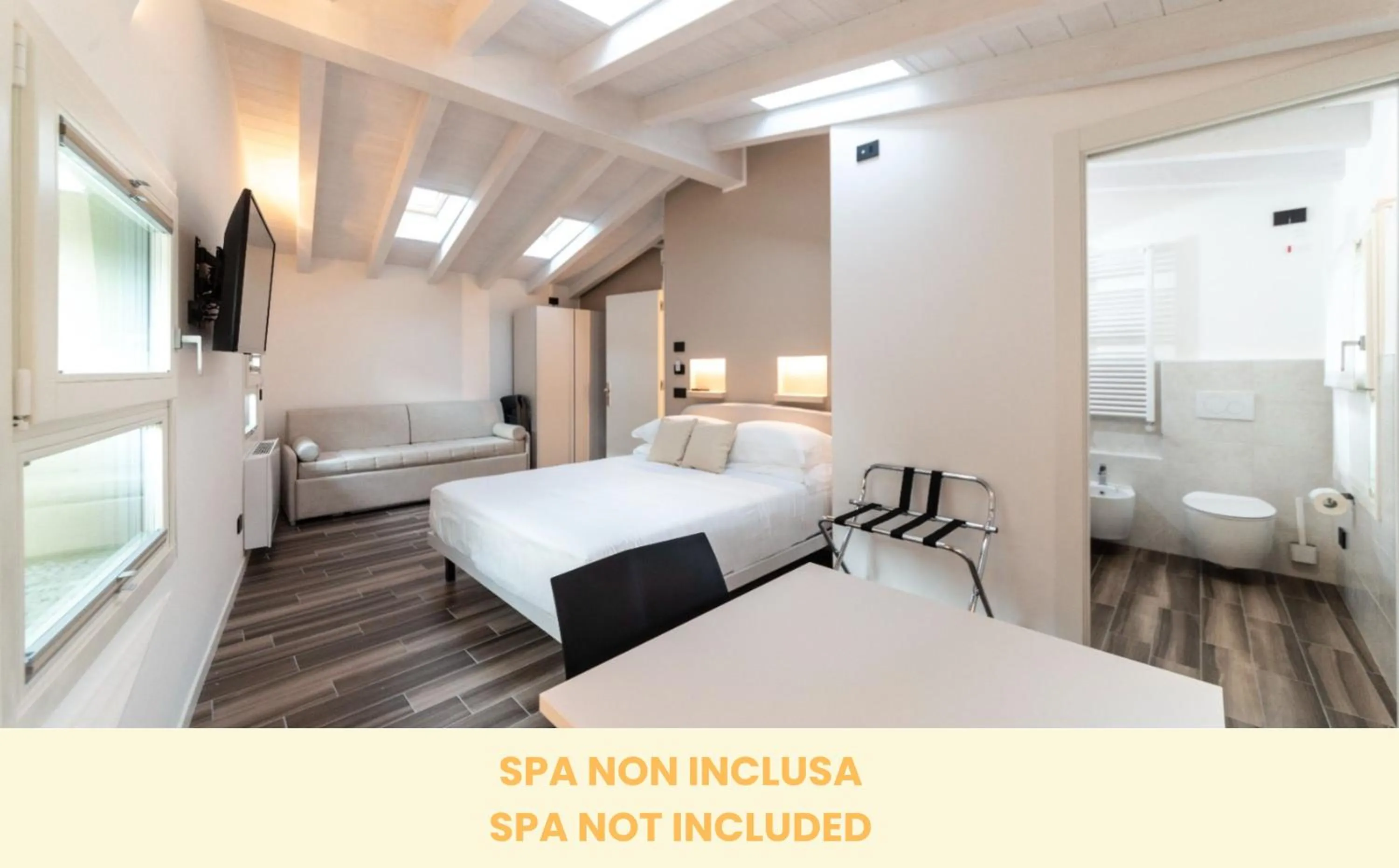 Superior Queen Room in LE TORRI LOVERE