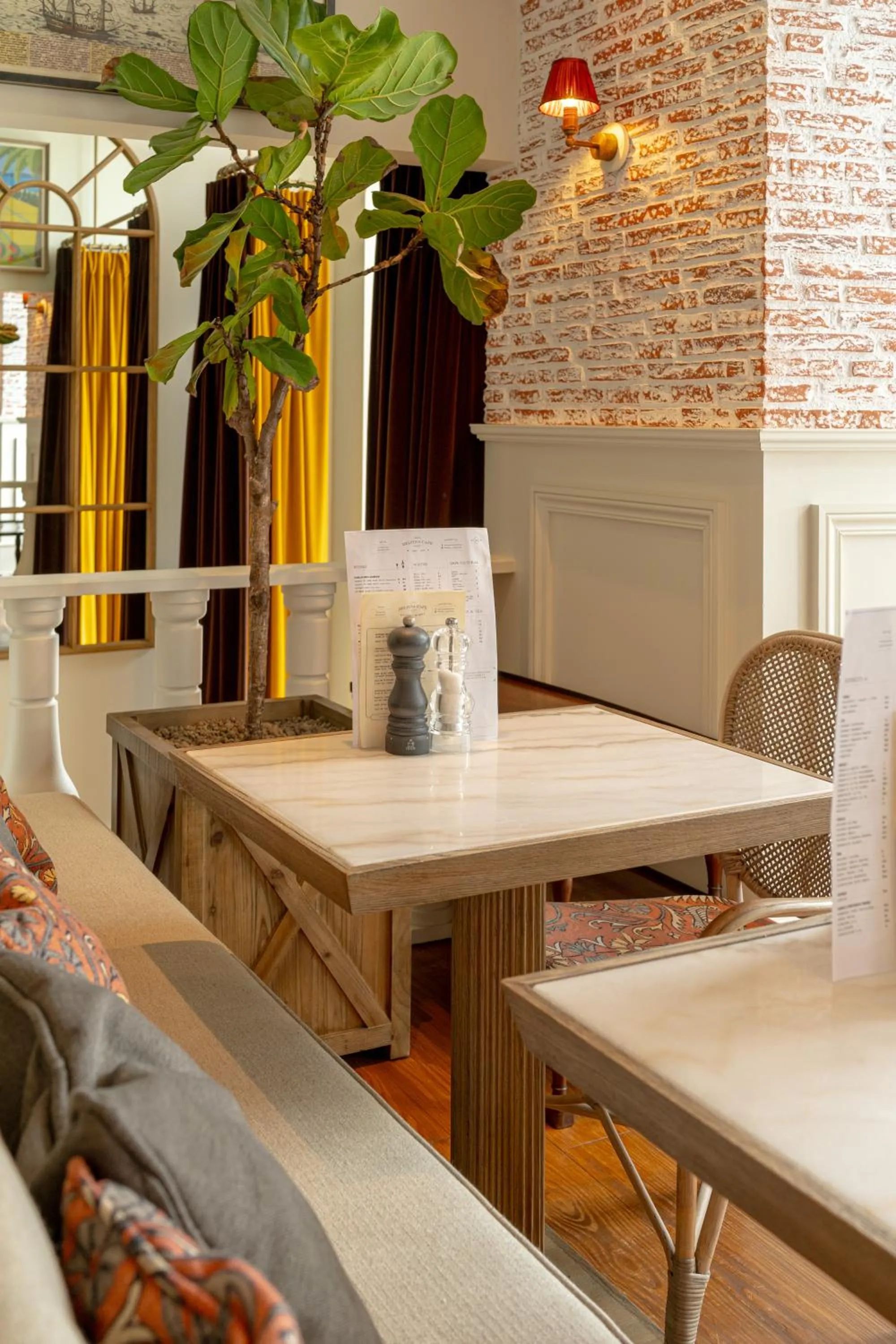 Restaurant/places to eat in AlmaLusa Alfama