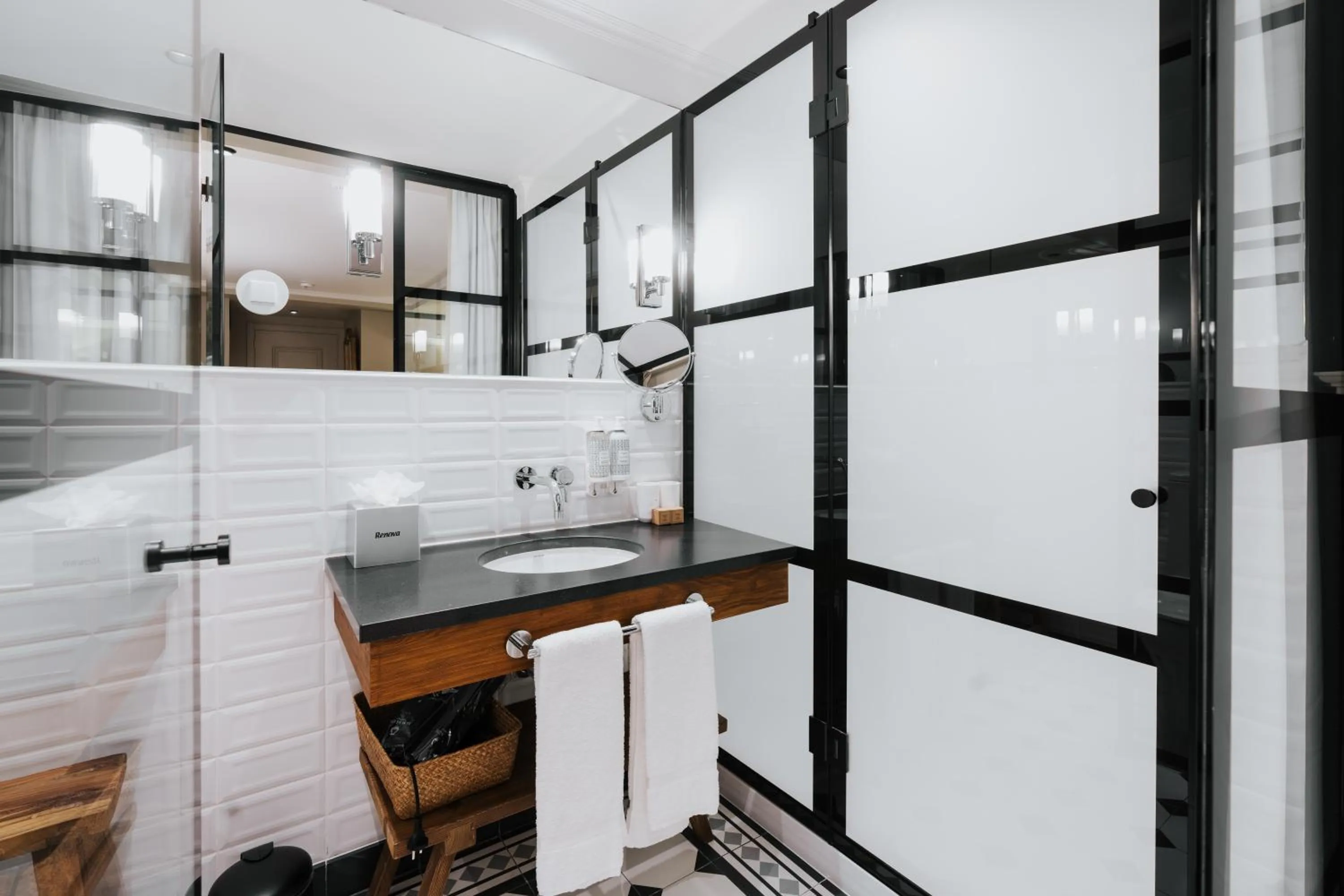 Bathroom in AlmaLusa Alfama