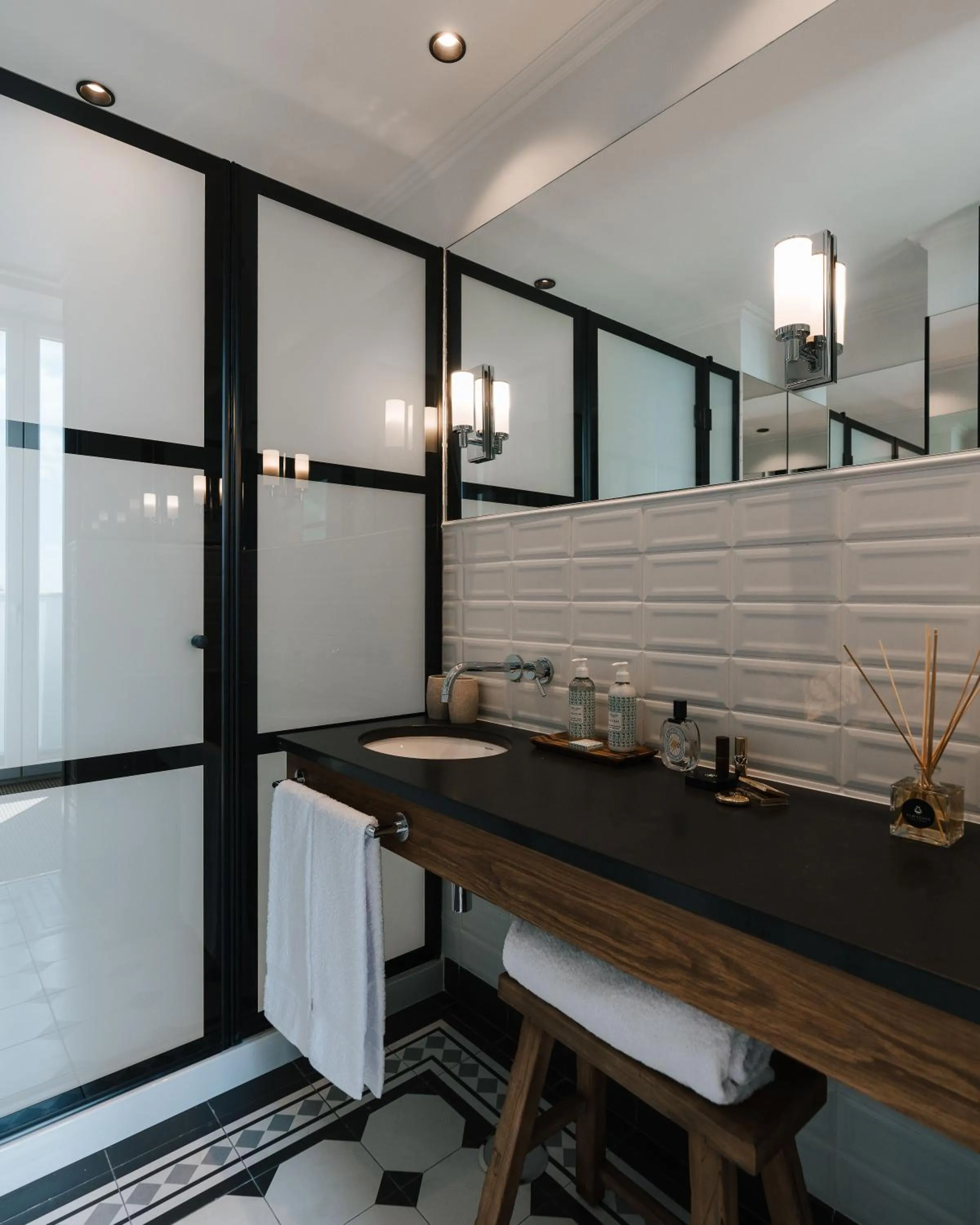 Bathroom in AlmaLusa Alfama