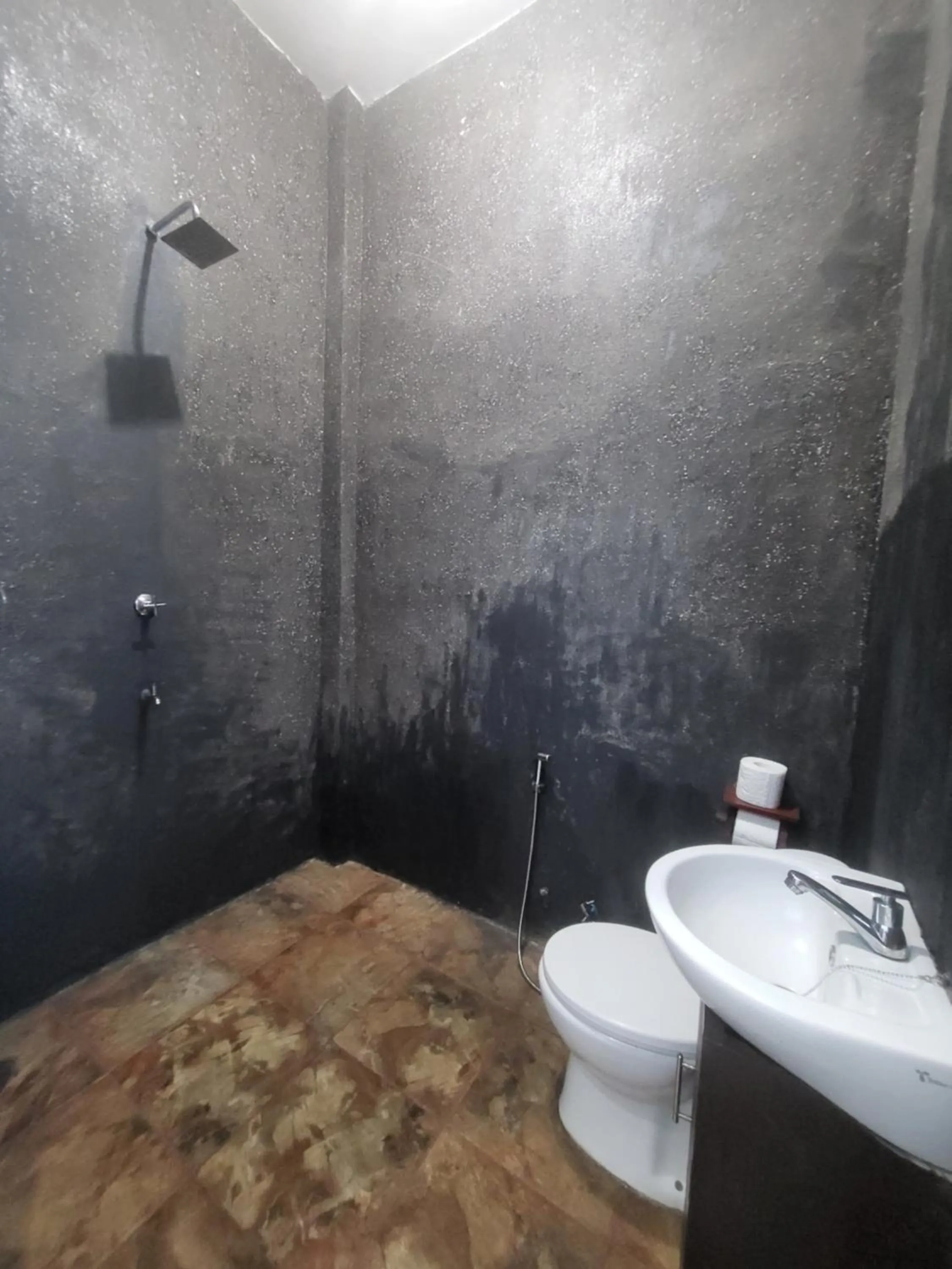 Shower in Exotic Backpackers