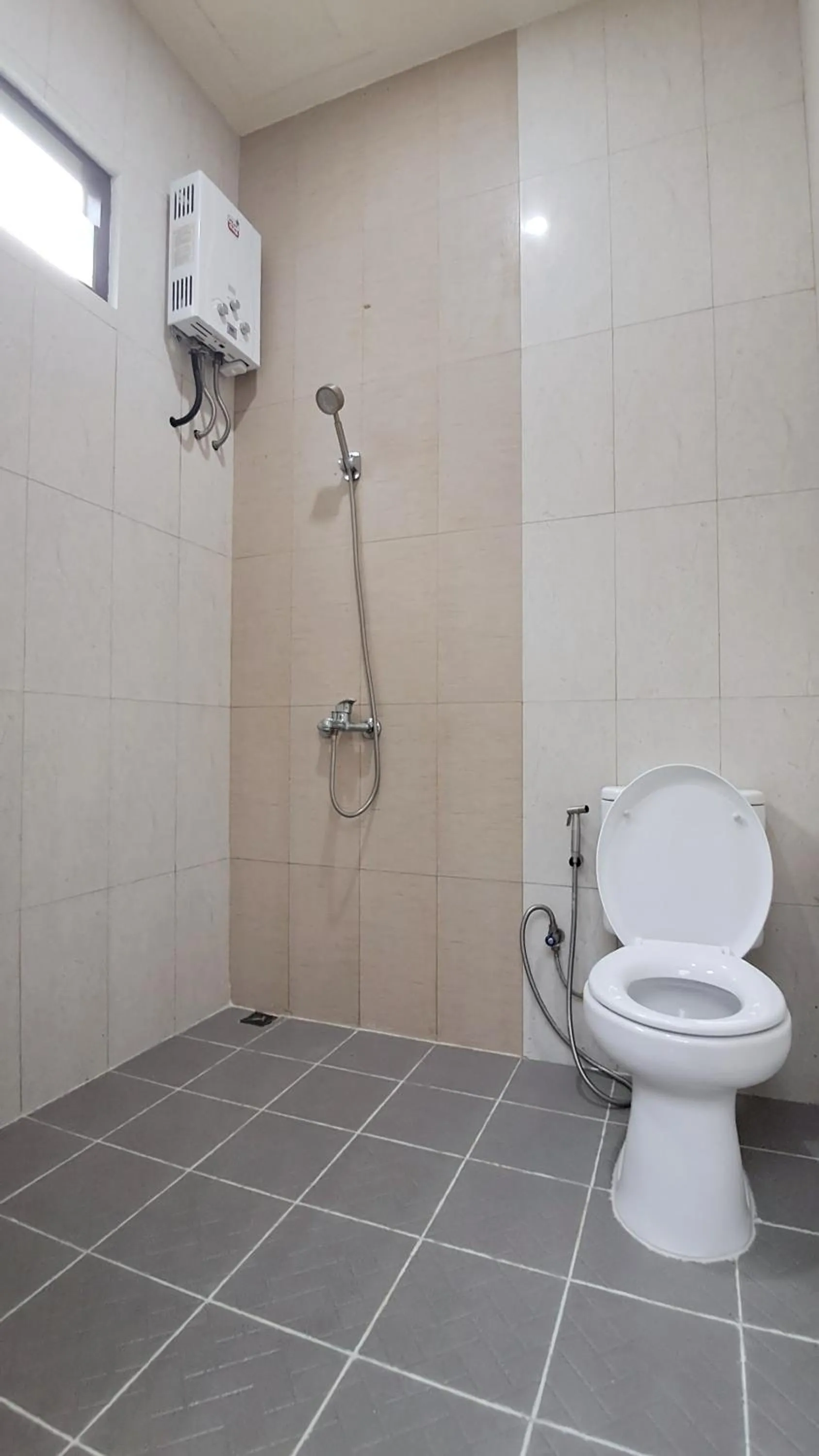 Bathroom in Bromo Dormitory