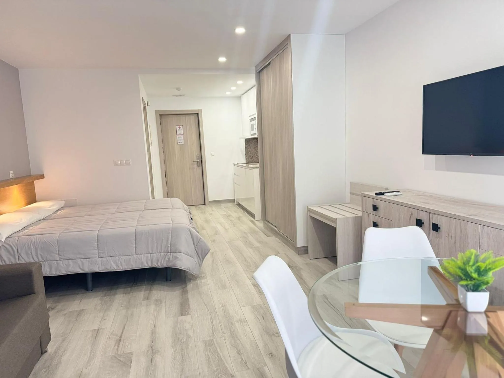 Photo of the whole room, Bed in Hotel Apartamentos Antequera