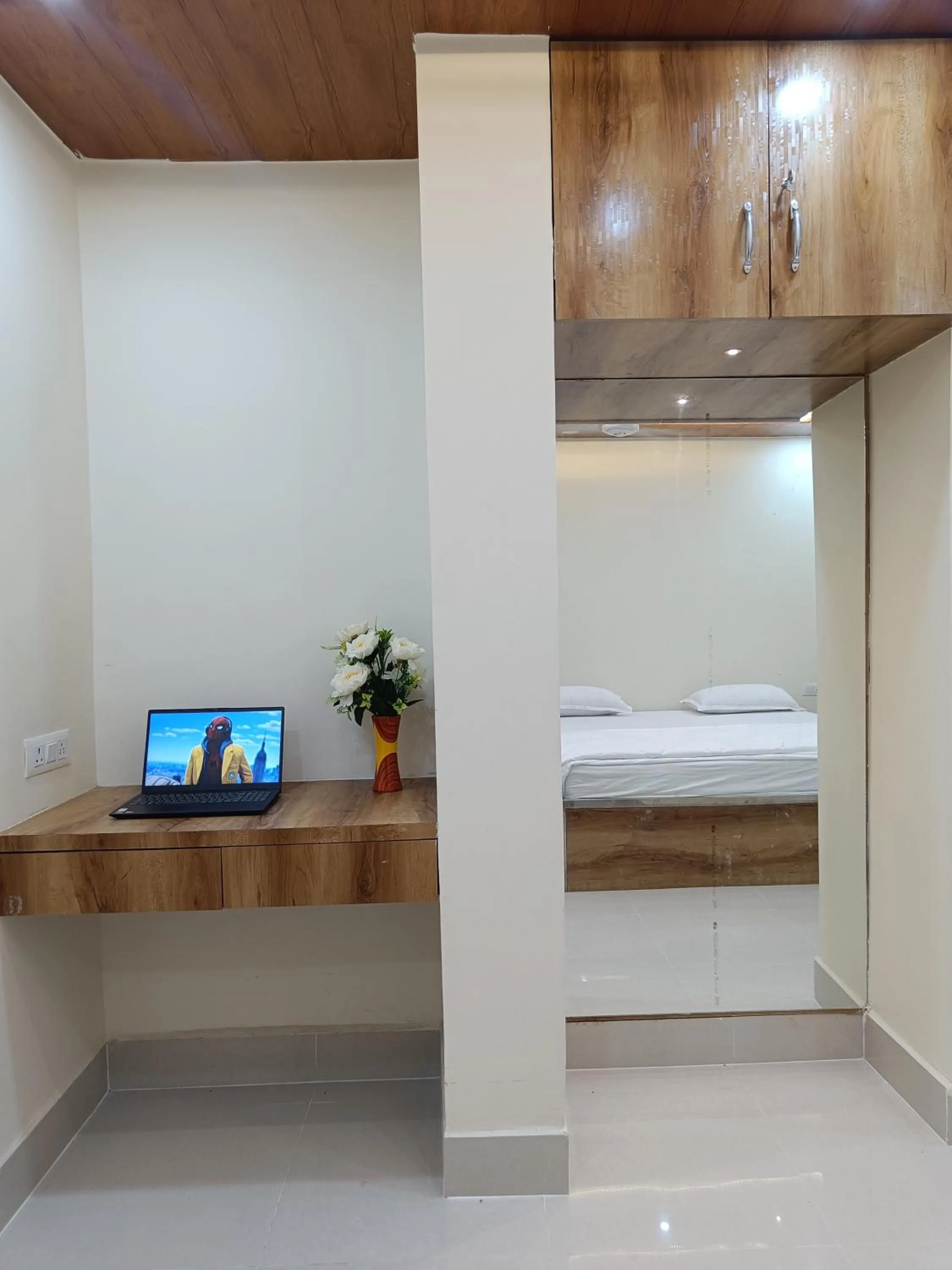 wardrobe, Bed in The Royal Sahdeo Venue