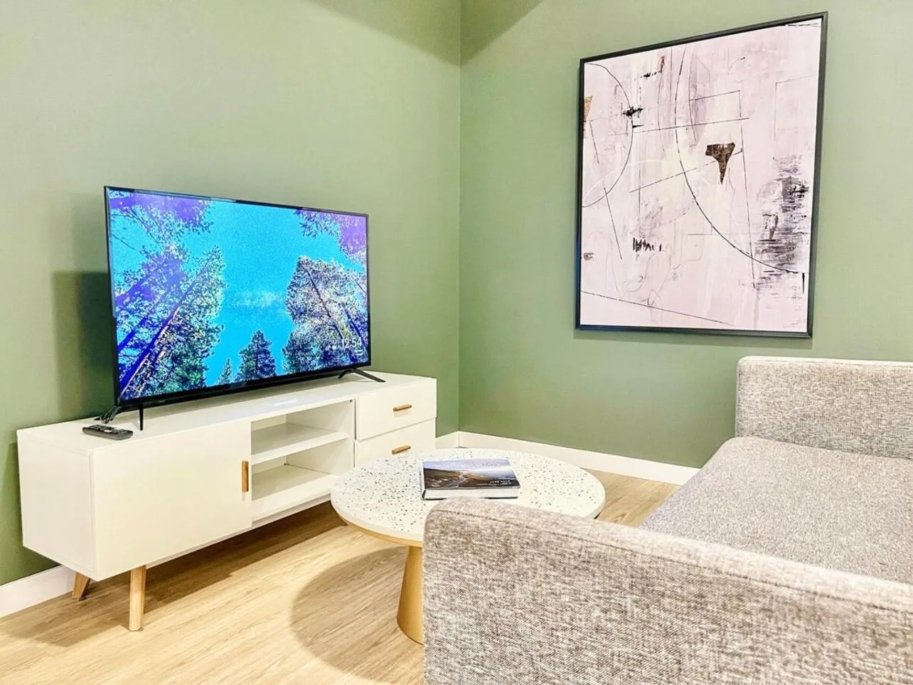 Dapper Retreat in Vibrant San Diego