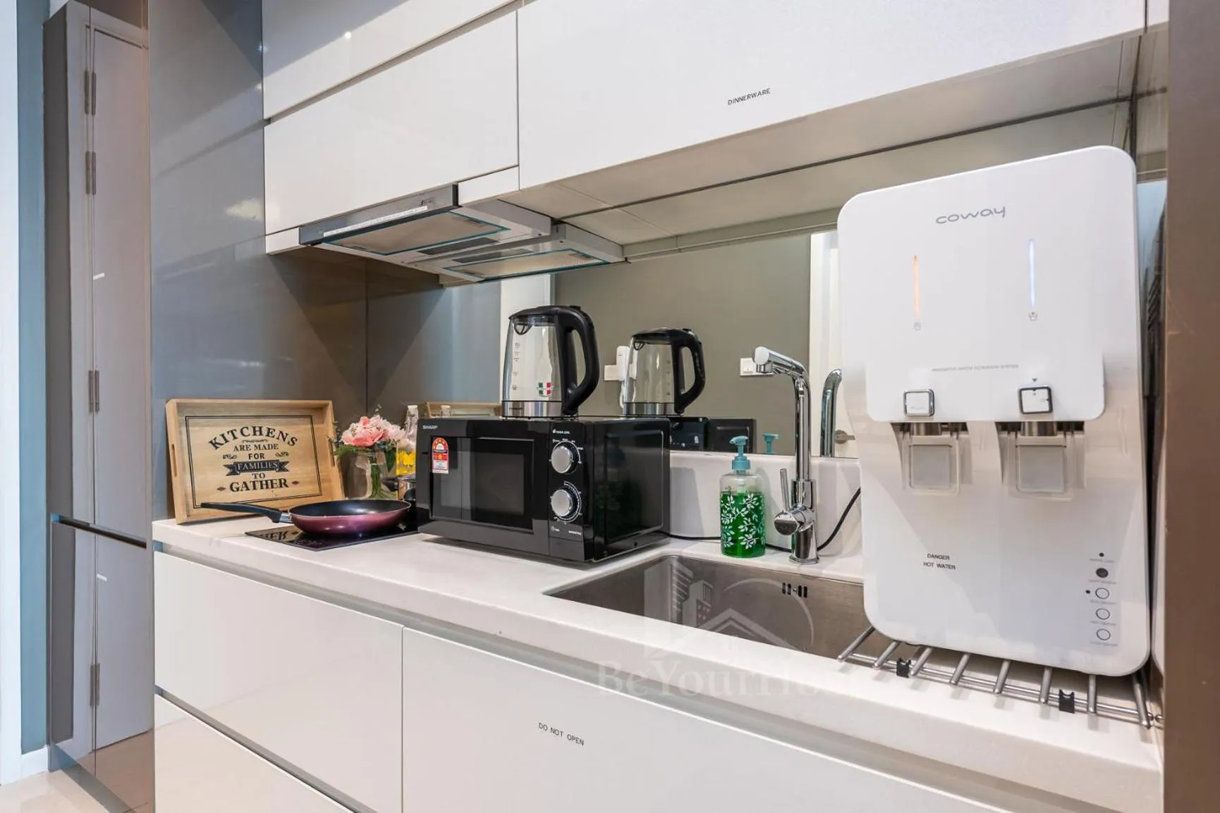 Kitchen or kitchenette in Dorsett Residences Sri Hartamas (Kuala Lumpur)