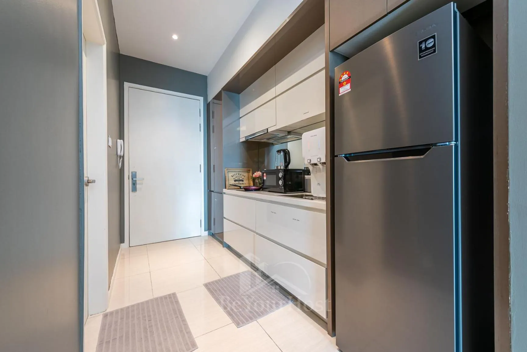 Kitchen or kitchenette in Dorsett Residences Sri Hartamas (Kuala Lumpur)