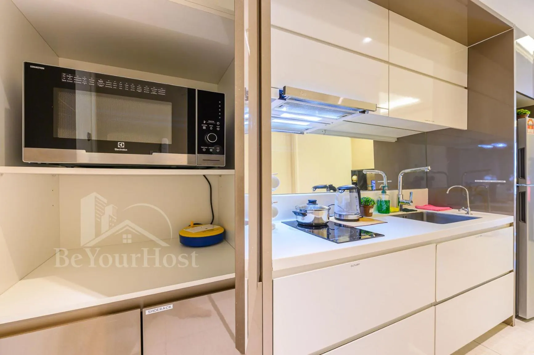 Kitchen or kitchenette in Dorsett Residences Sri Hartamas (Kuala Lumpur)