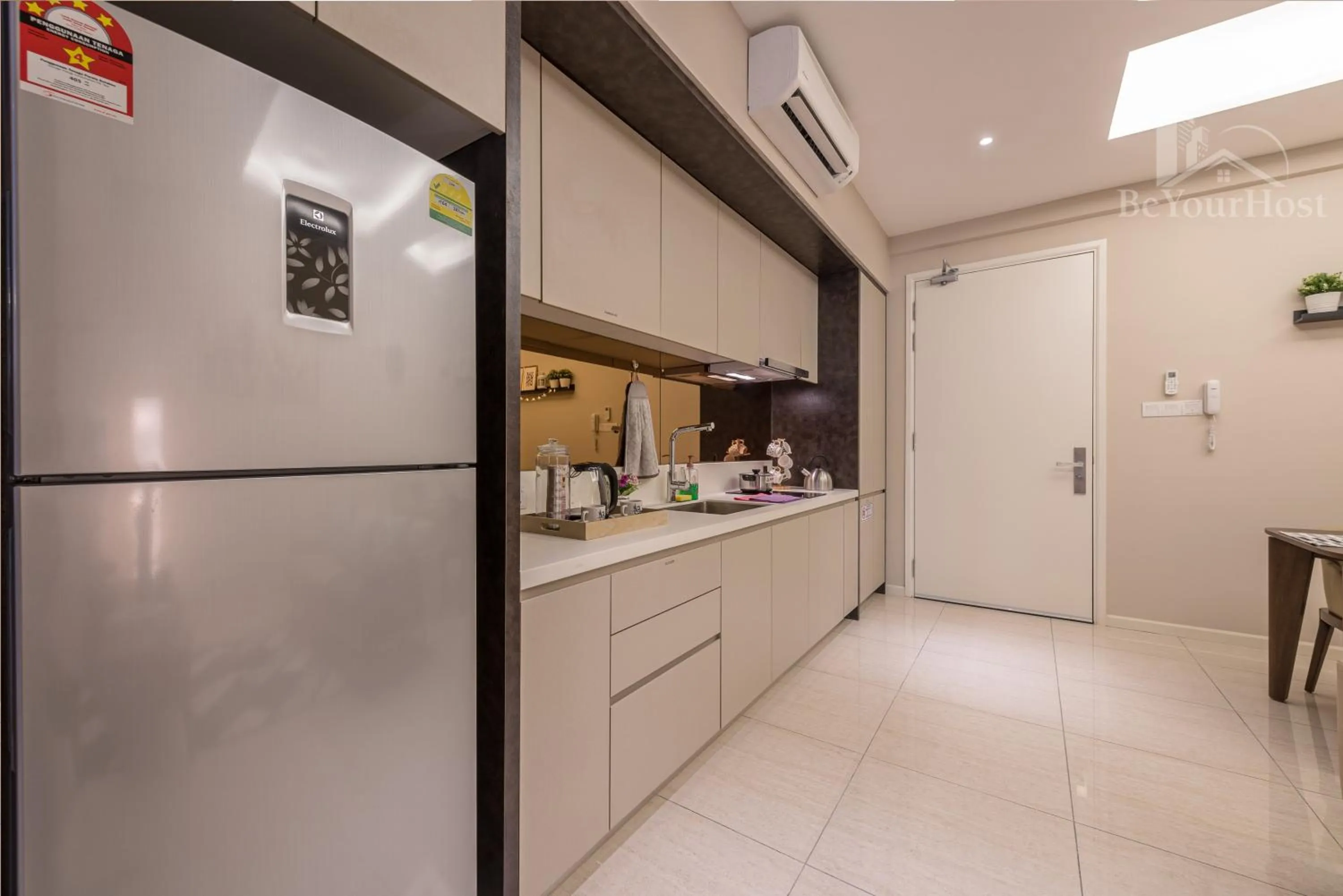 Kitchen or kitchenette in Dorsett Residences Sri Hartamas (Kuala Lumpur)