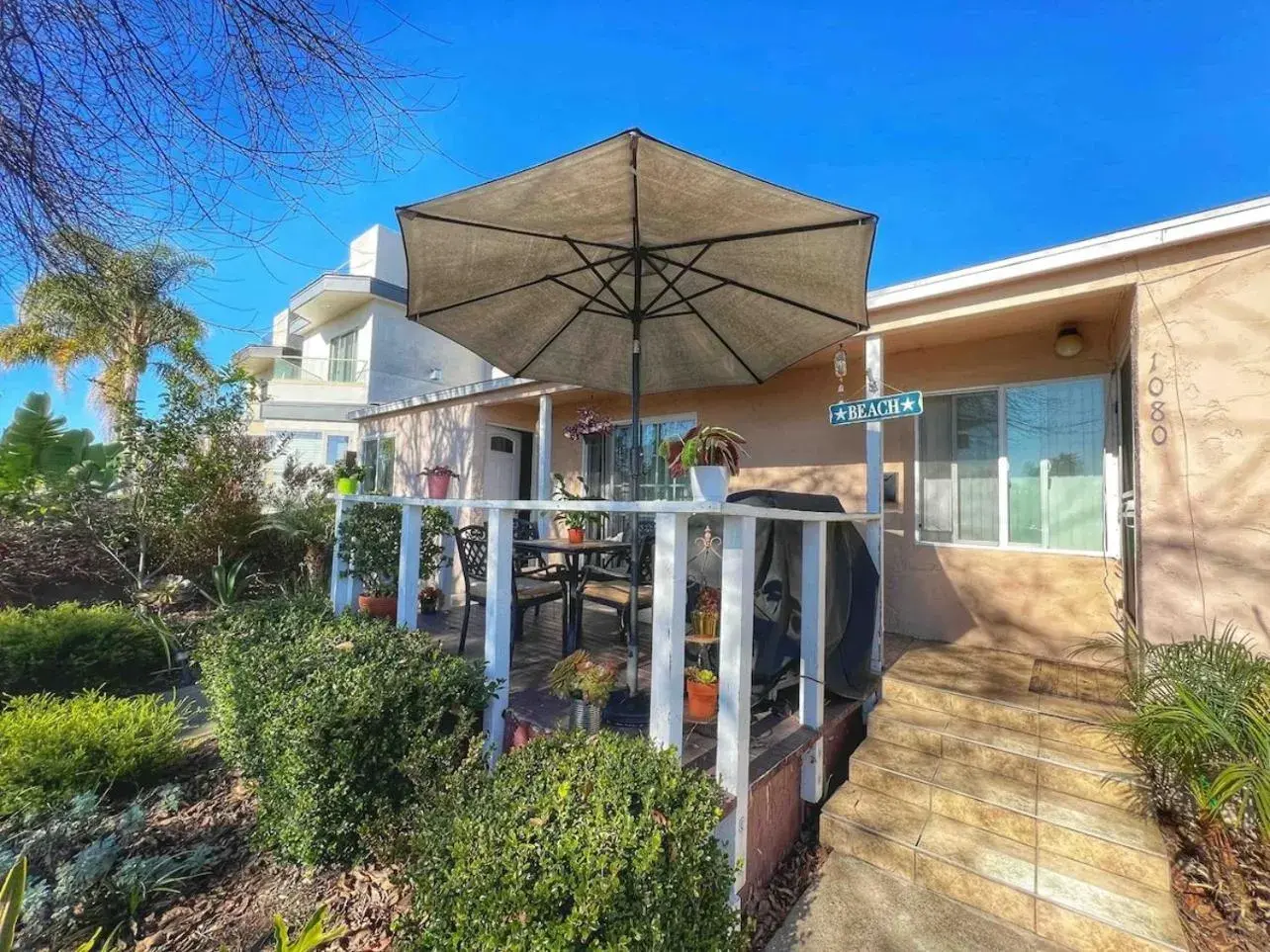 Pacific Beach Getaway Blocks From the Beach Pacific Beach Getaway Blocks From the Beach