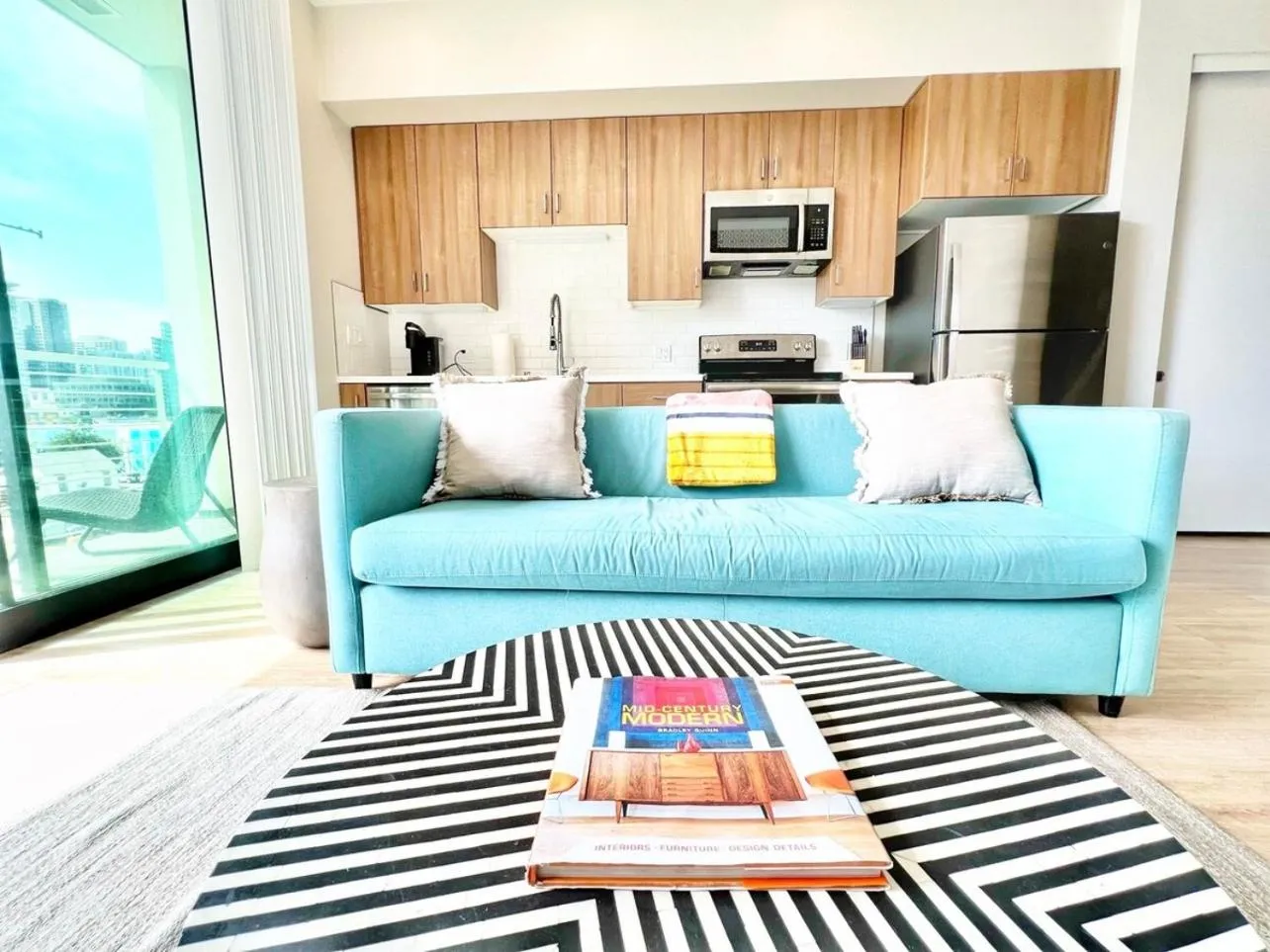 Beautiful One Bedroom Apartment With View Of City