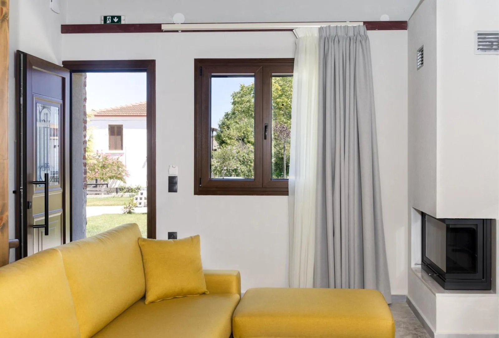 Living room in Malathro Olympus Guest House