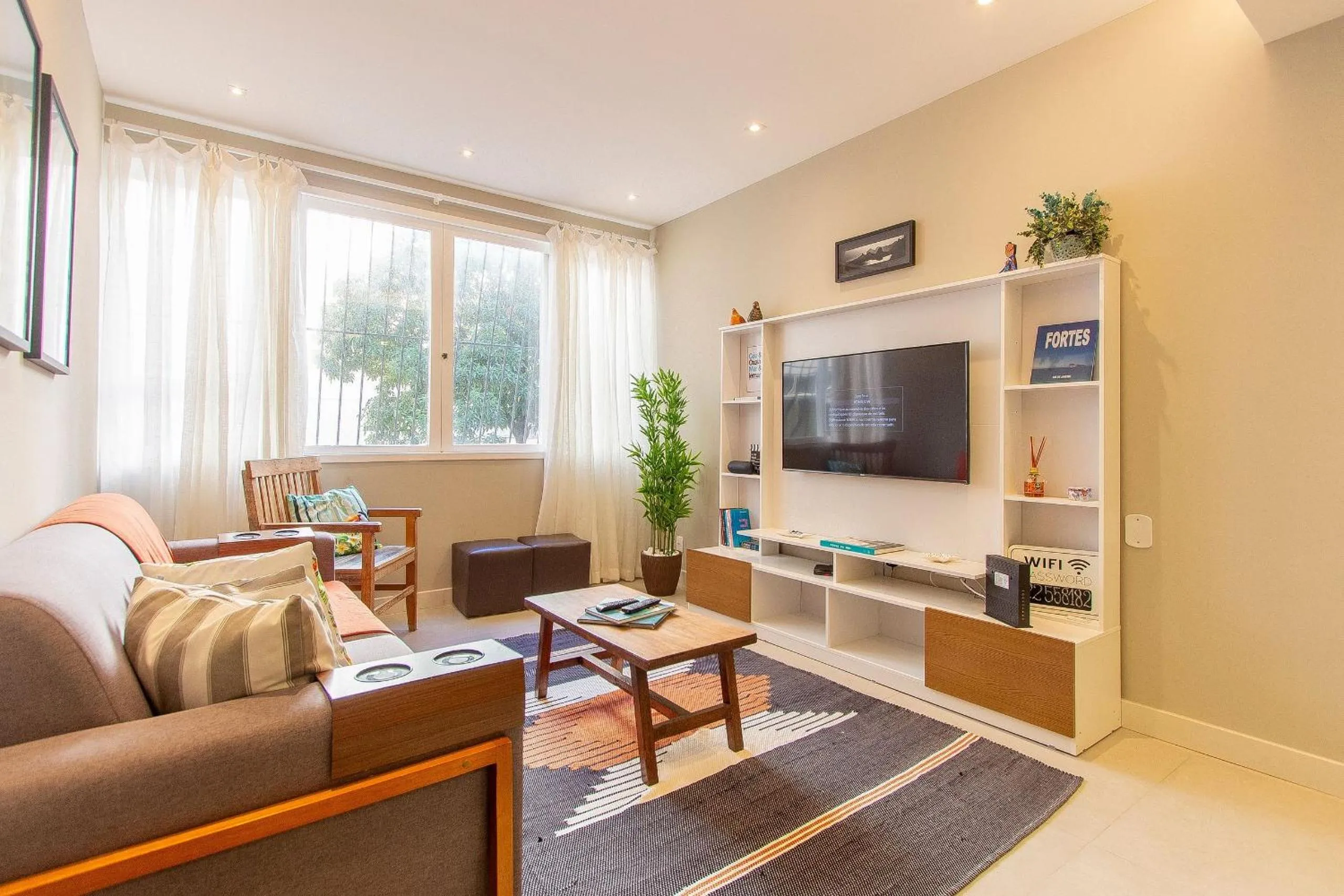 Communal lounge/ TV room in Praia e Conforto em Ipanema!