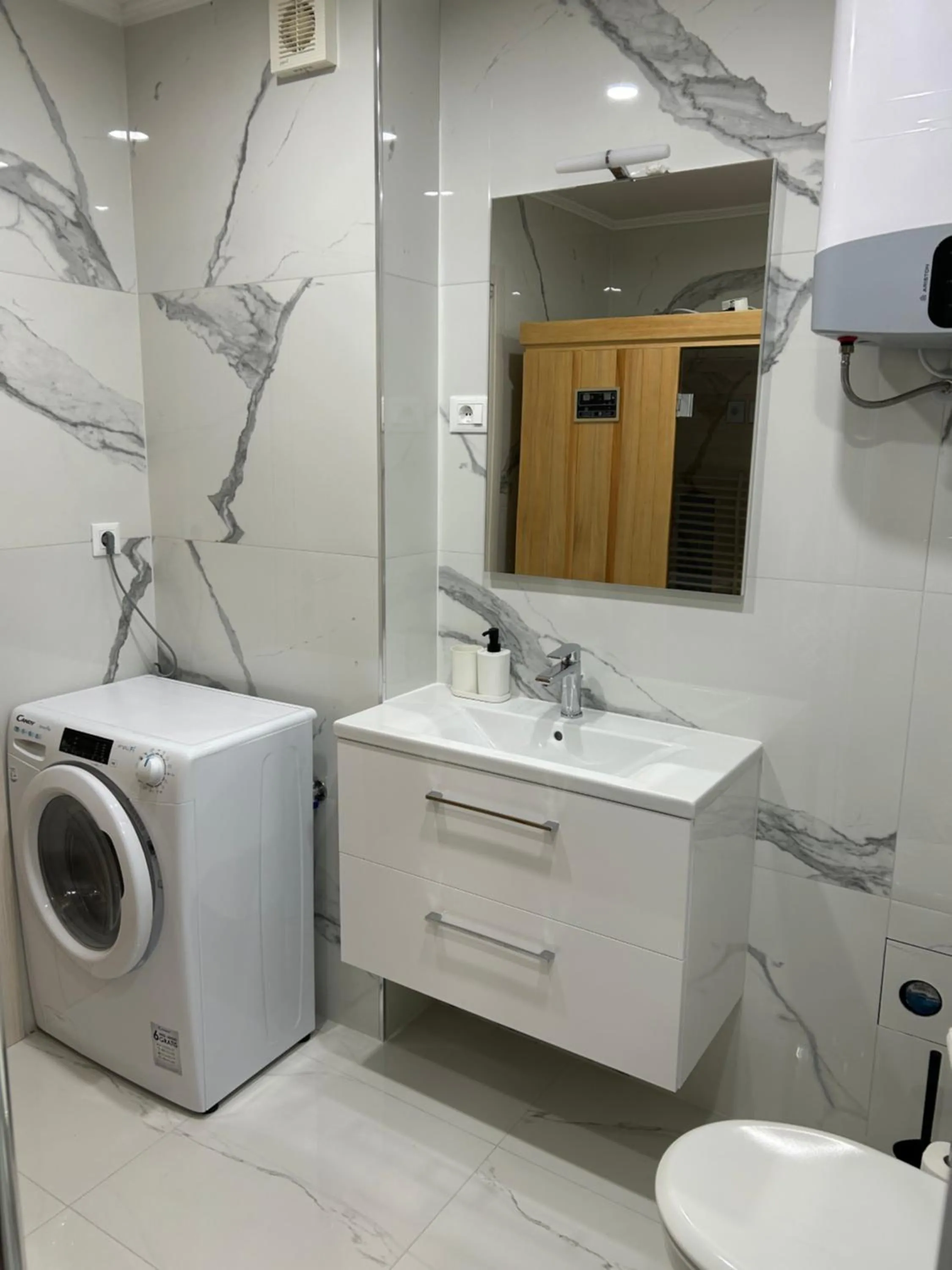 Toilet in Rijeka UrbanSPA