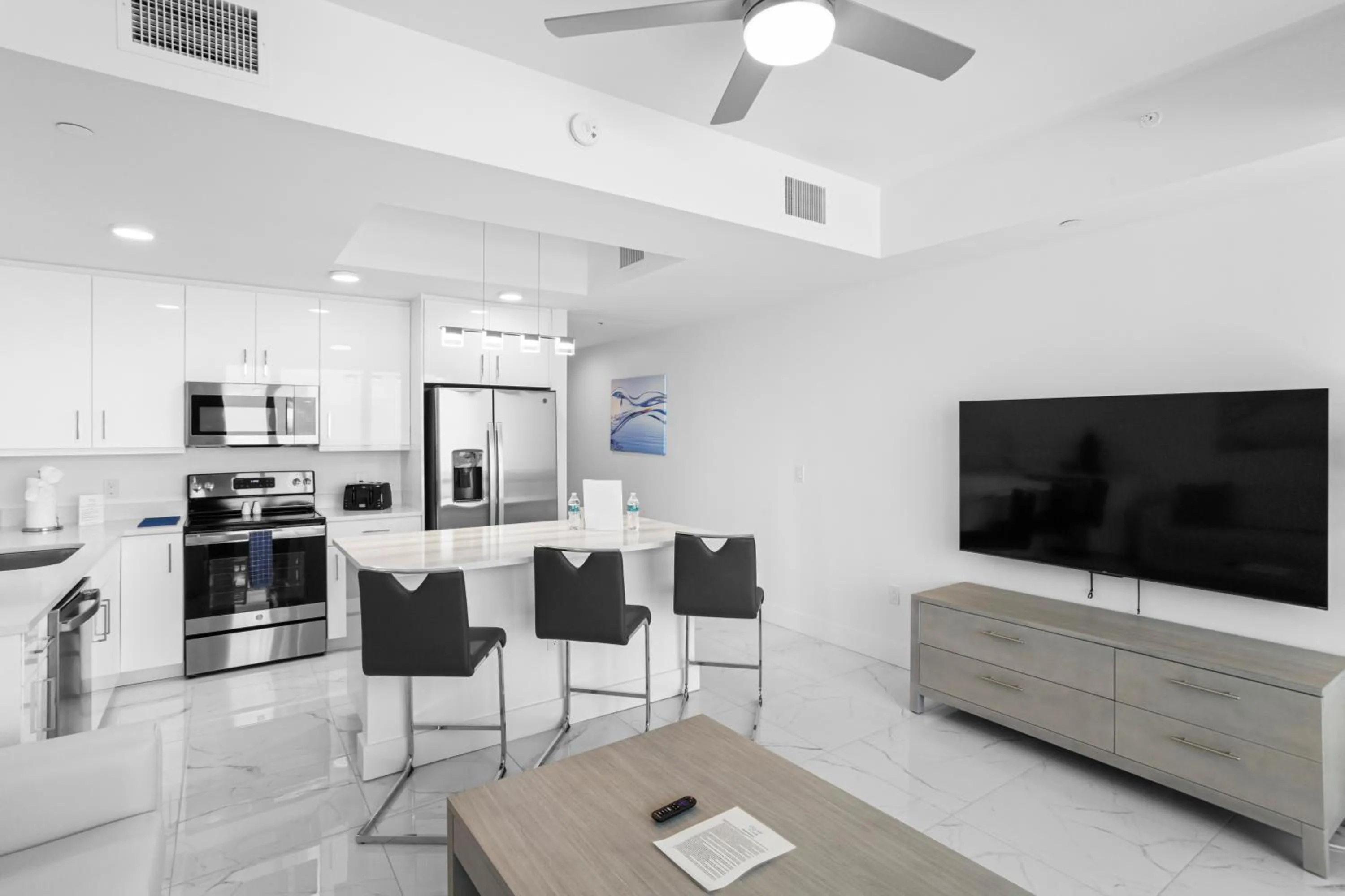 TV and multimedia in Ocean Club Treasure Island Hotel