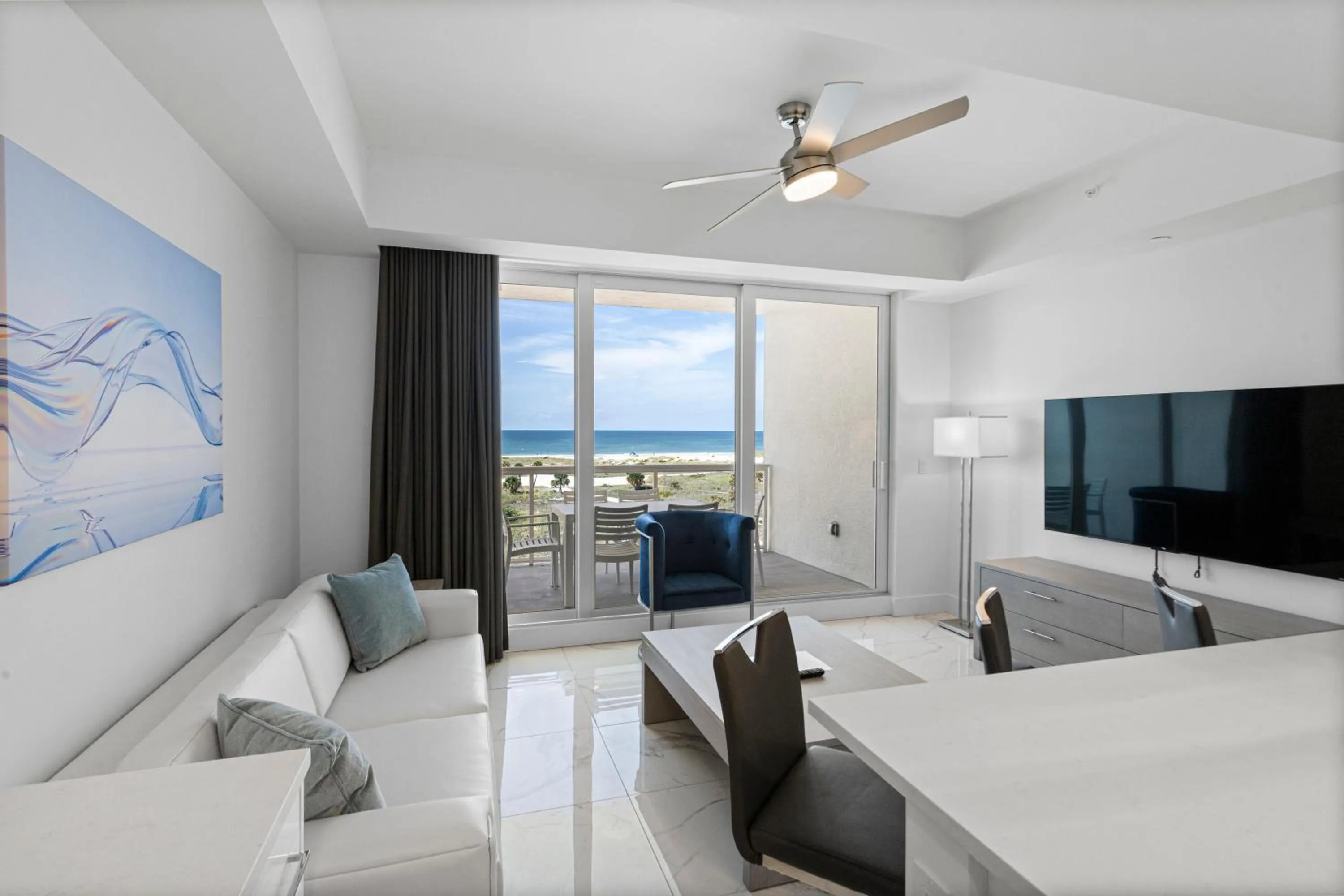 Living room in Ocean Club Treasure Island Hotel