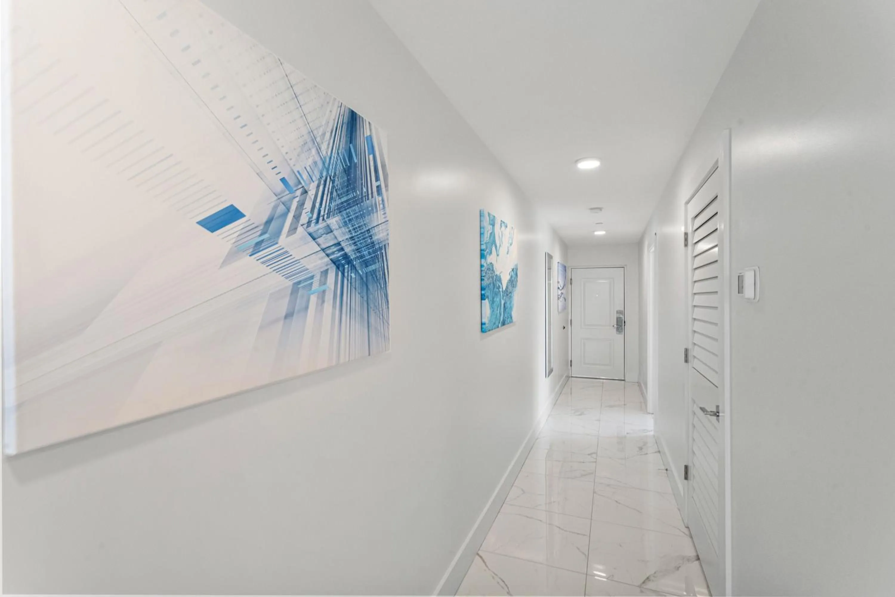 Facade/entrance in Ocean Club Treasure Island Hotel