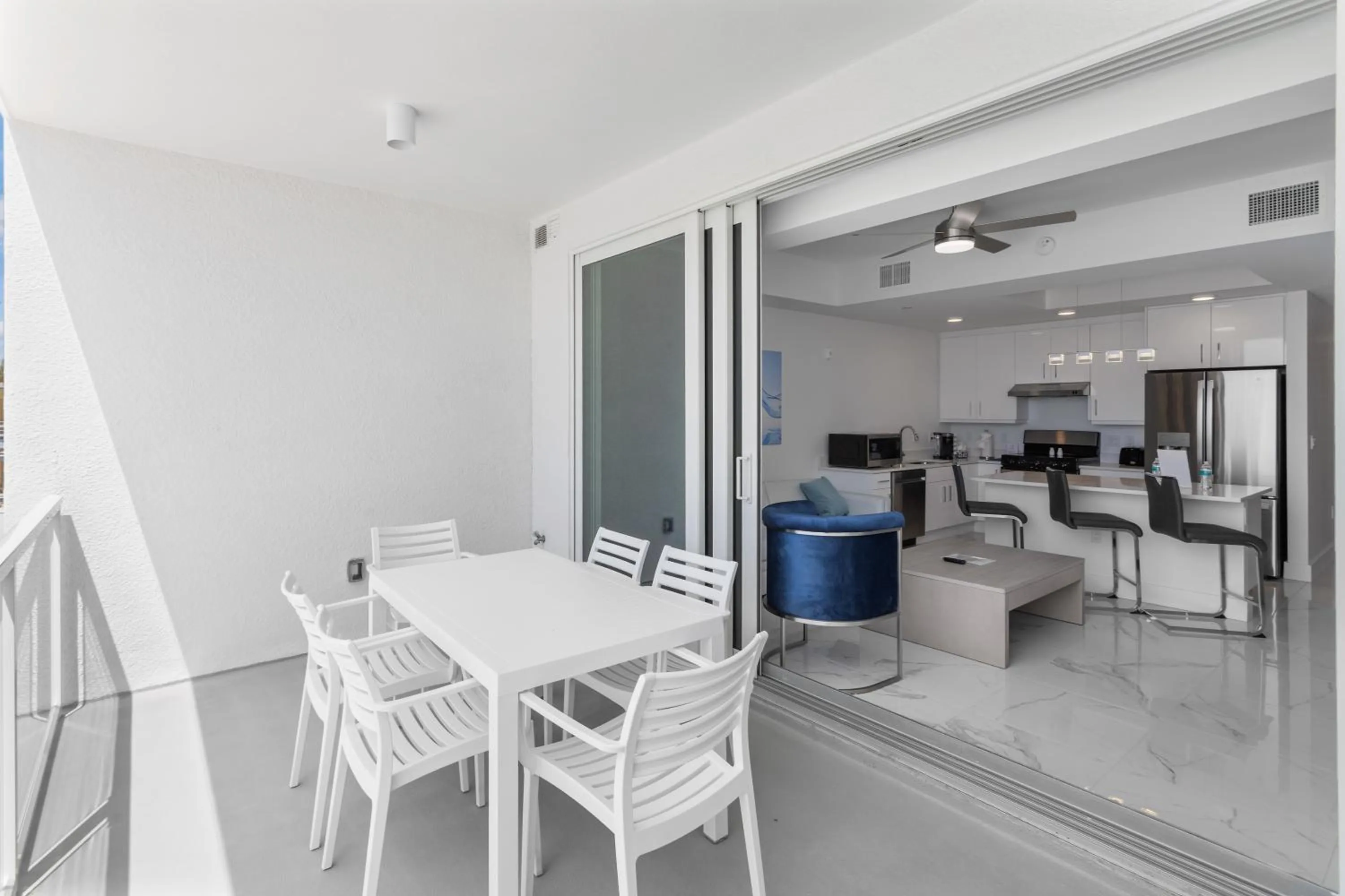 Living room in Ocean Club Treasure Island Hotel