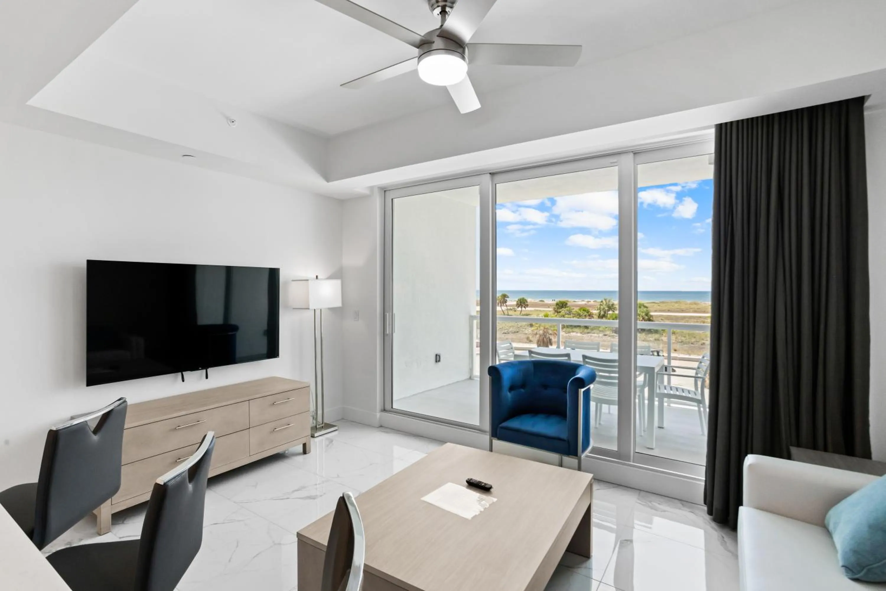 Living room in Ocean Club Treasure Island Hotel