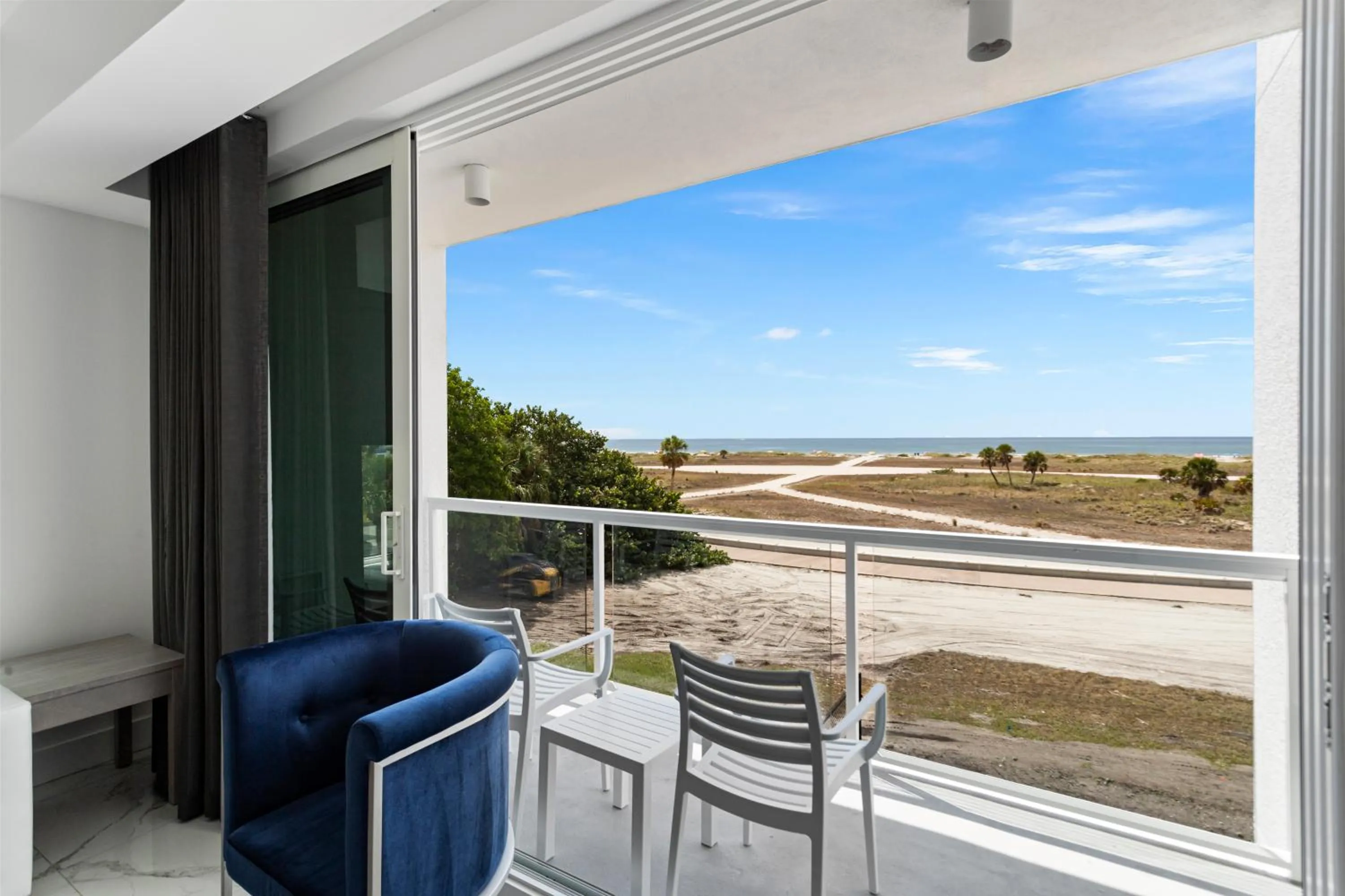 Balcony/Terrace in Ocean Club Treasure Island Hotel