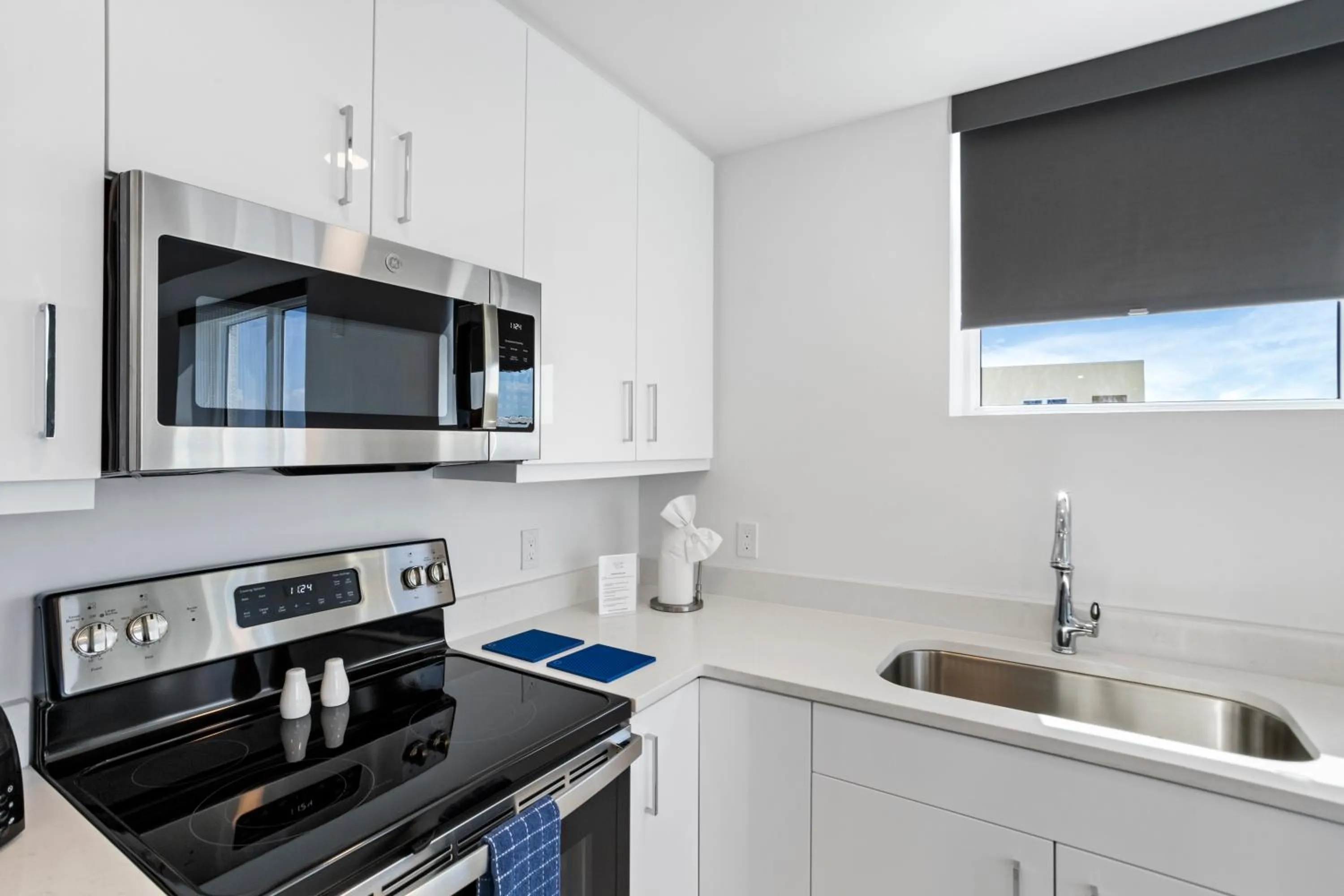Kitchen or kitchenette in Ocean Club Treasure Island Hotel