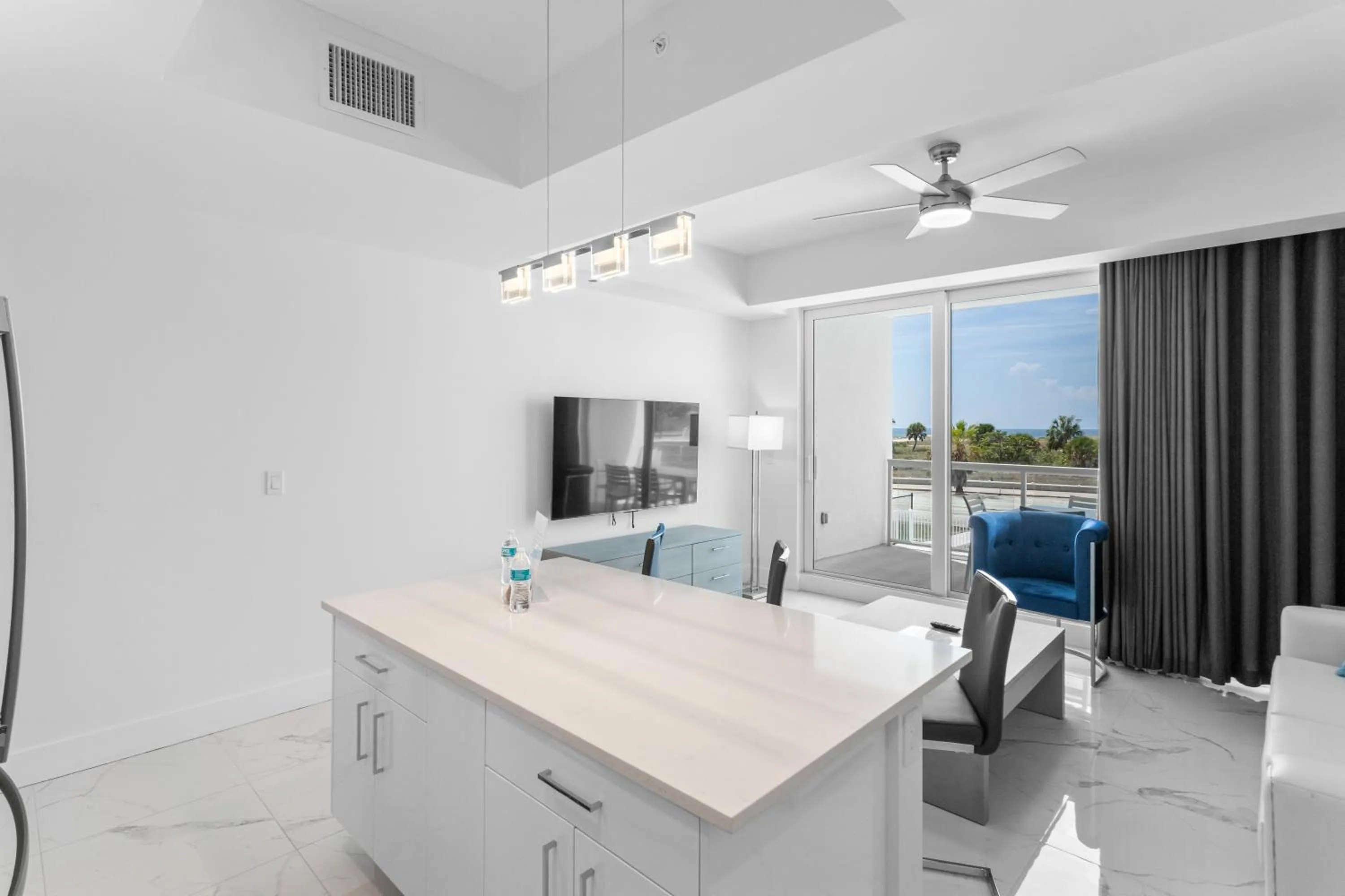 TV and multimedia in Ocean Club Treasure Island Hotel