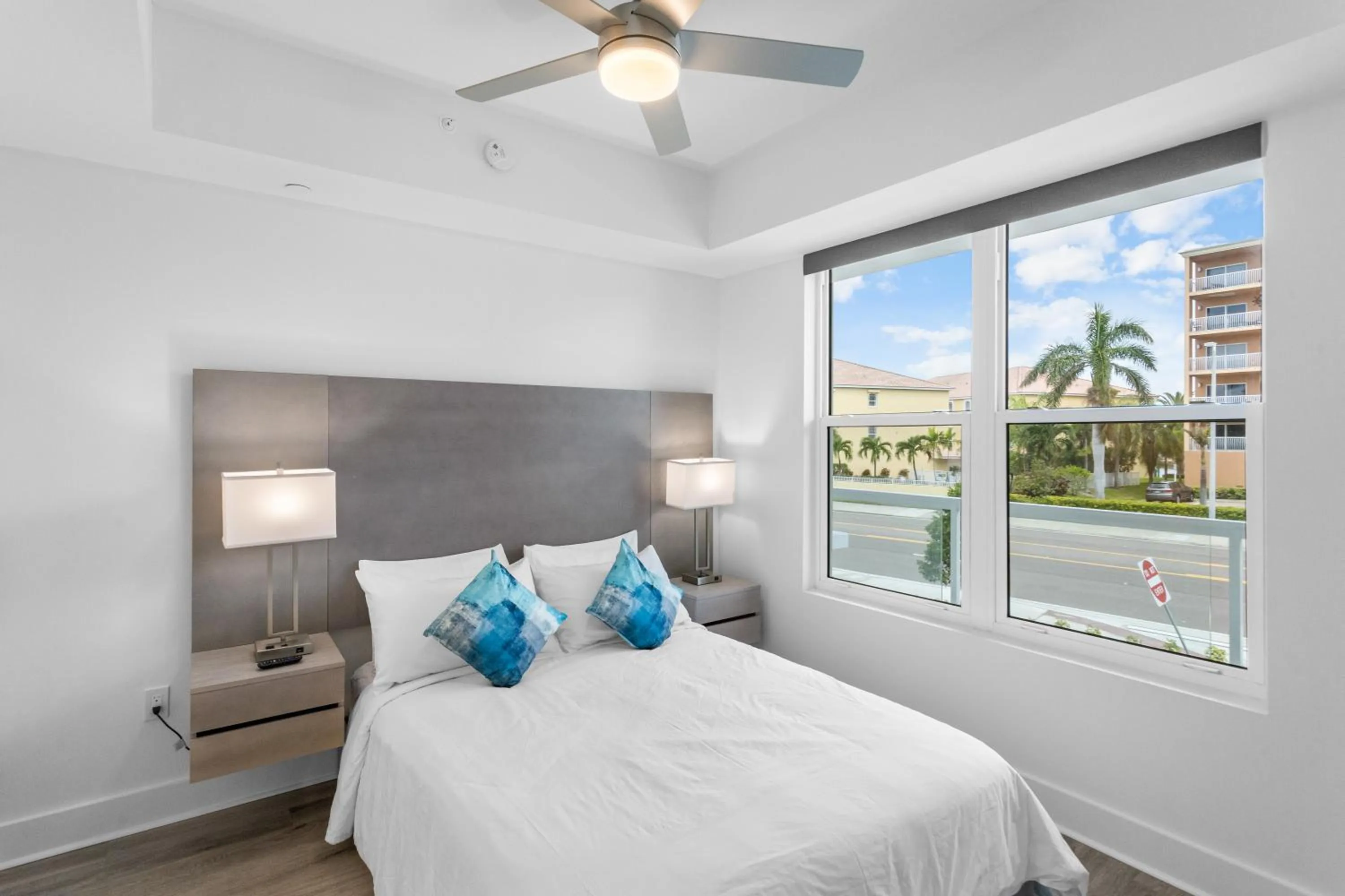 Bedroom, Bed in Ocean Club Treasure Island Hotel