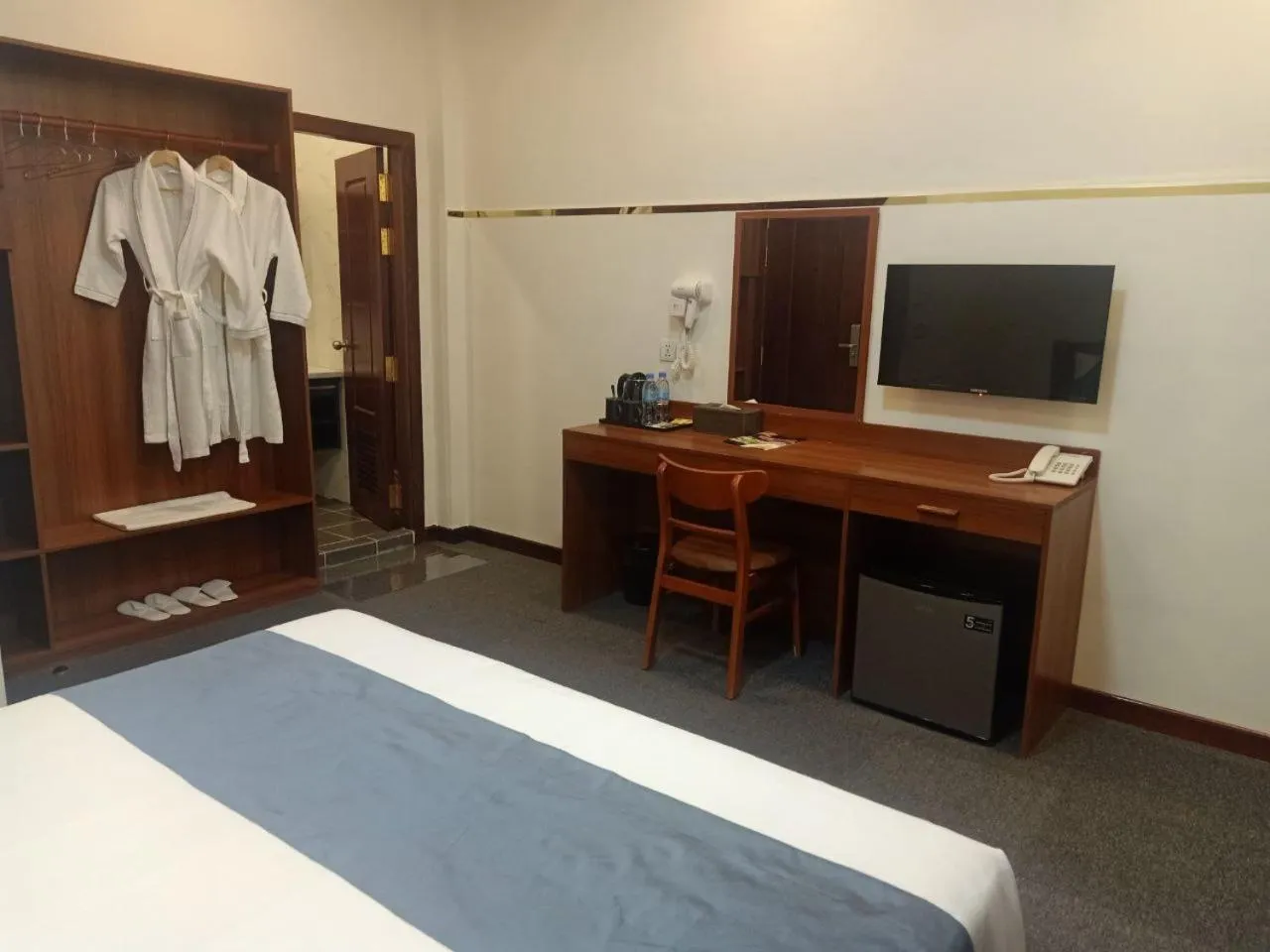 TV and multimedia, Bed in Nimith Hotel & Restaurant