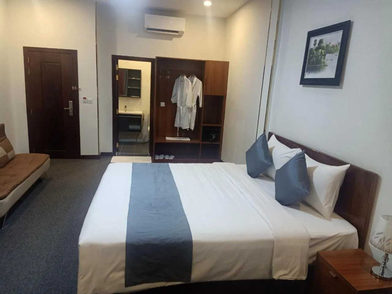 Bedroom, Bed in Nimith Hotel & Restaurant