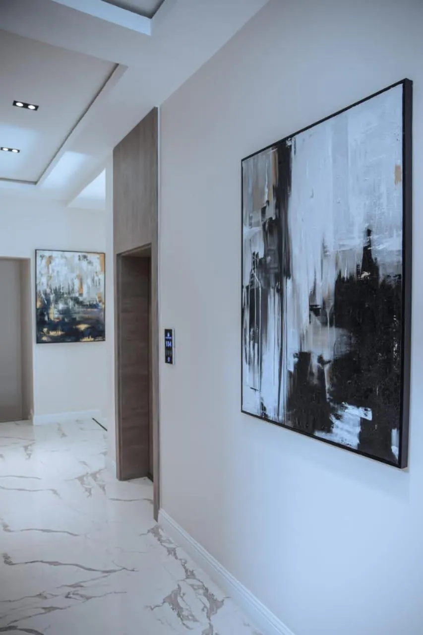 Knightsbridge Hotel & Suites