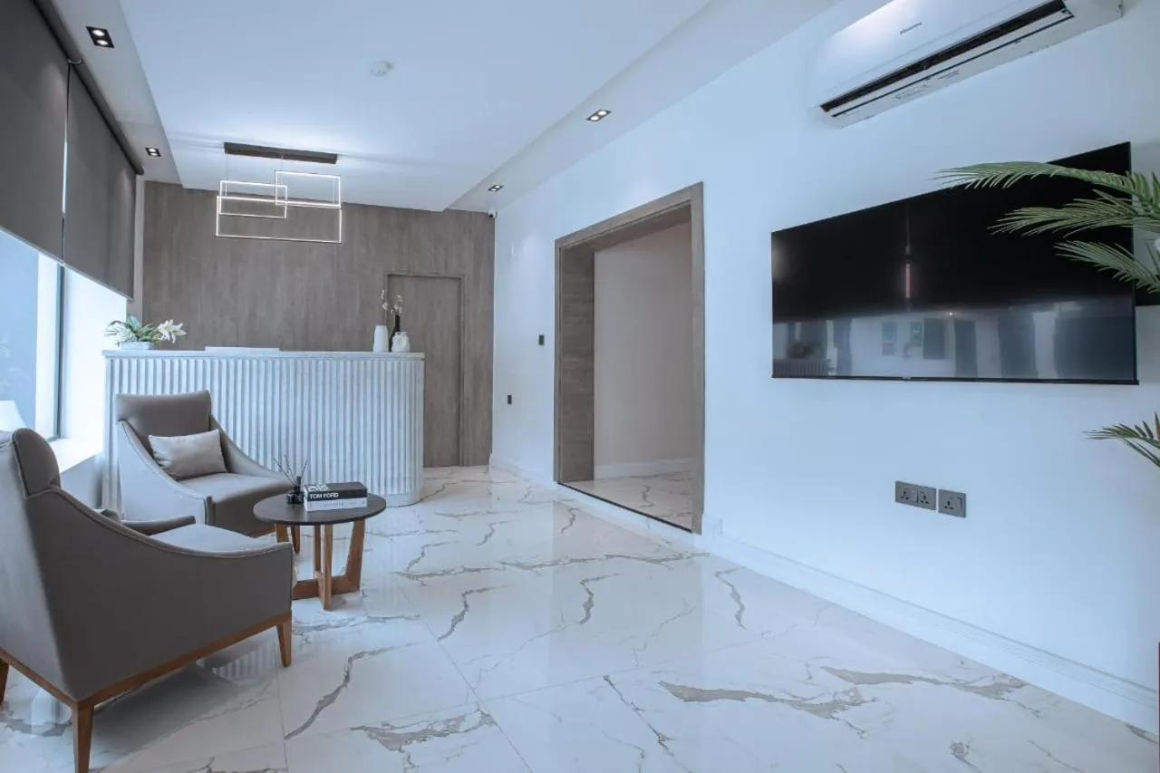 Knightsbridge Hotel & Suites