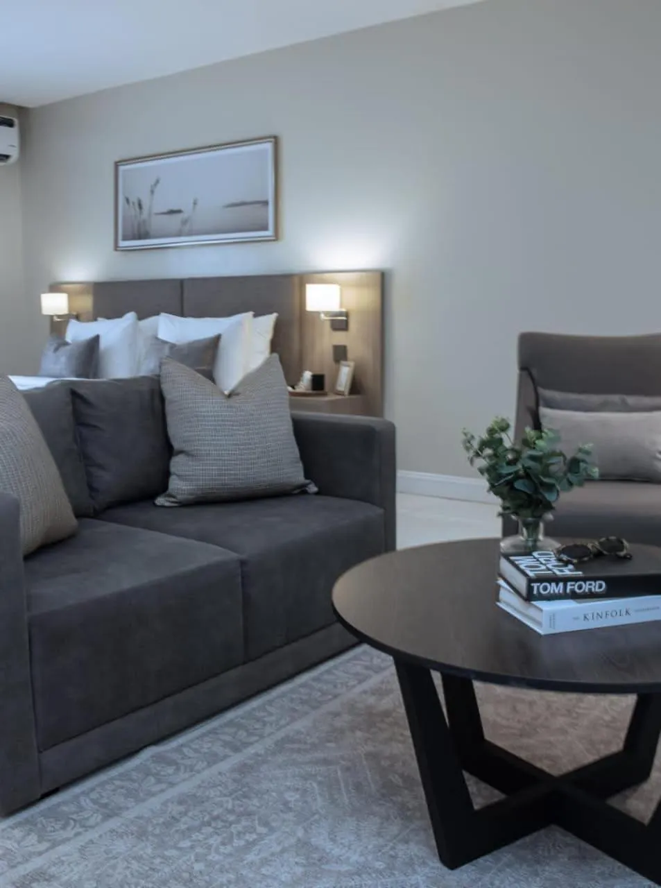 Knightsbridge Hotel & Suites