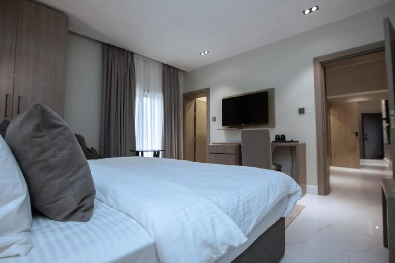 Bed in Knightsbridge Hotel & Suites