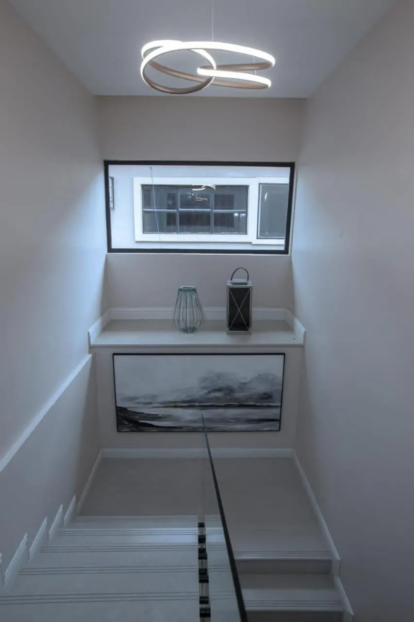 Knightsbridge Hotel & Suites