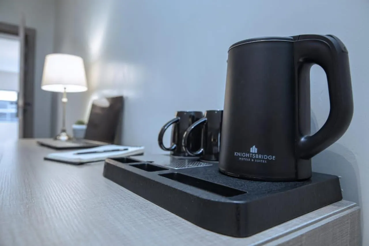 Knightsbridge Hotel & Suites