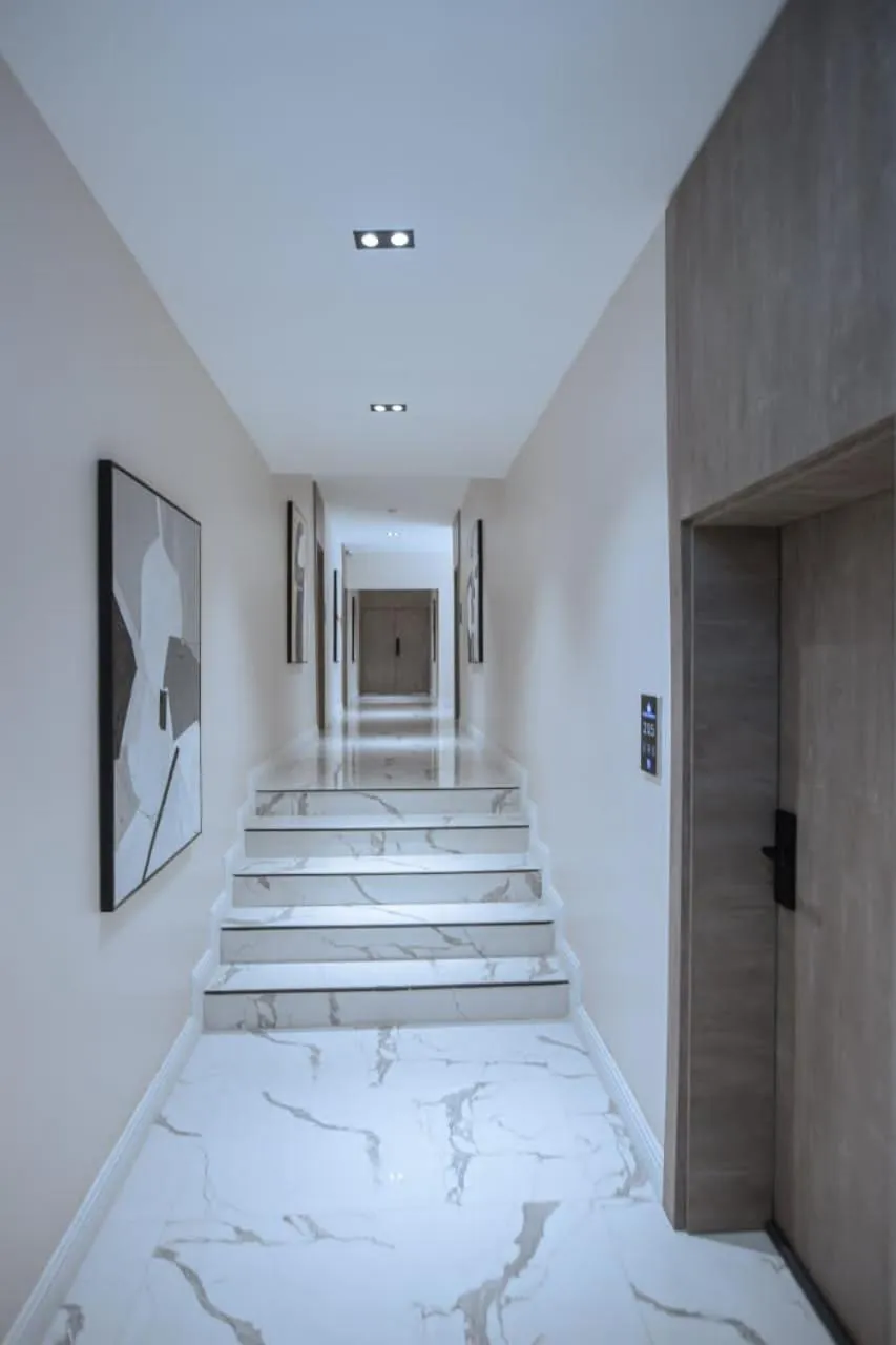 Knightsbridge Hotel & Suites