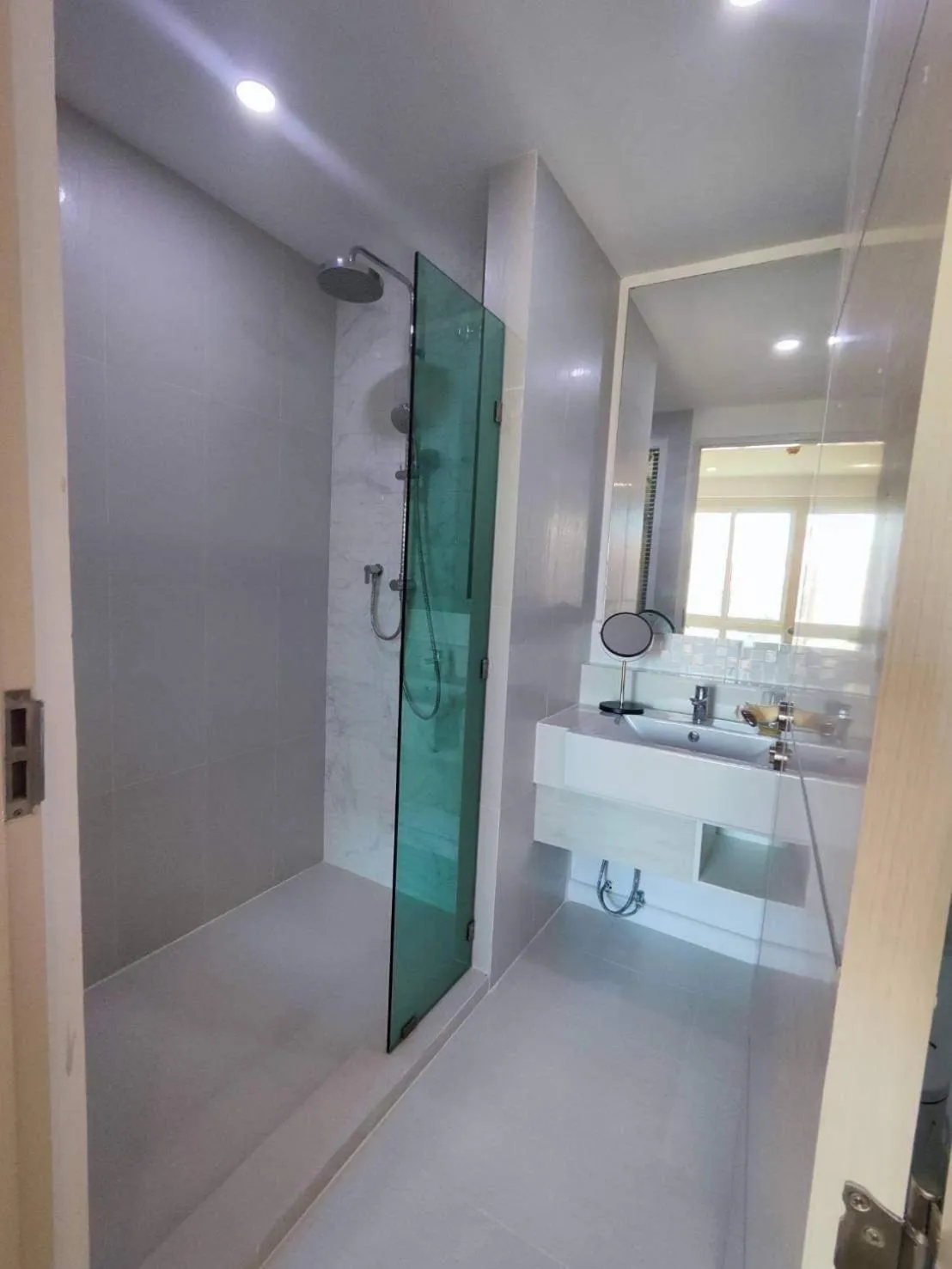 Seven seas resort Pool Access by Saifon