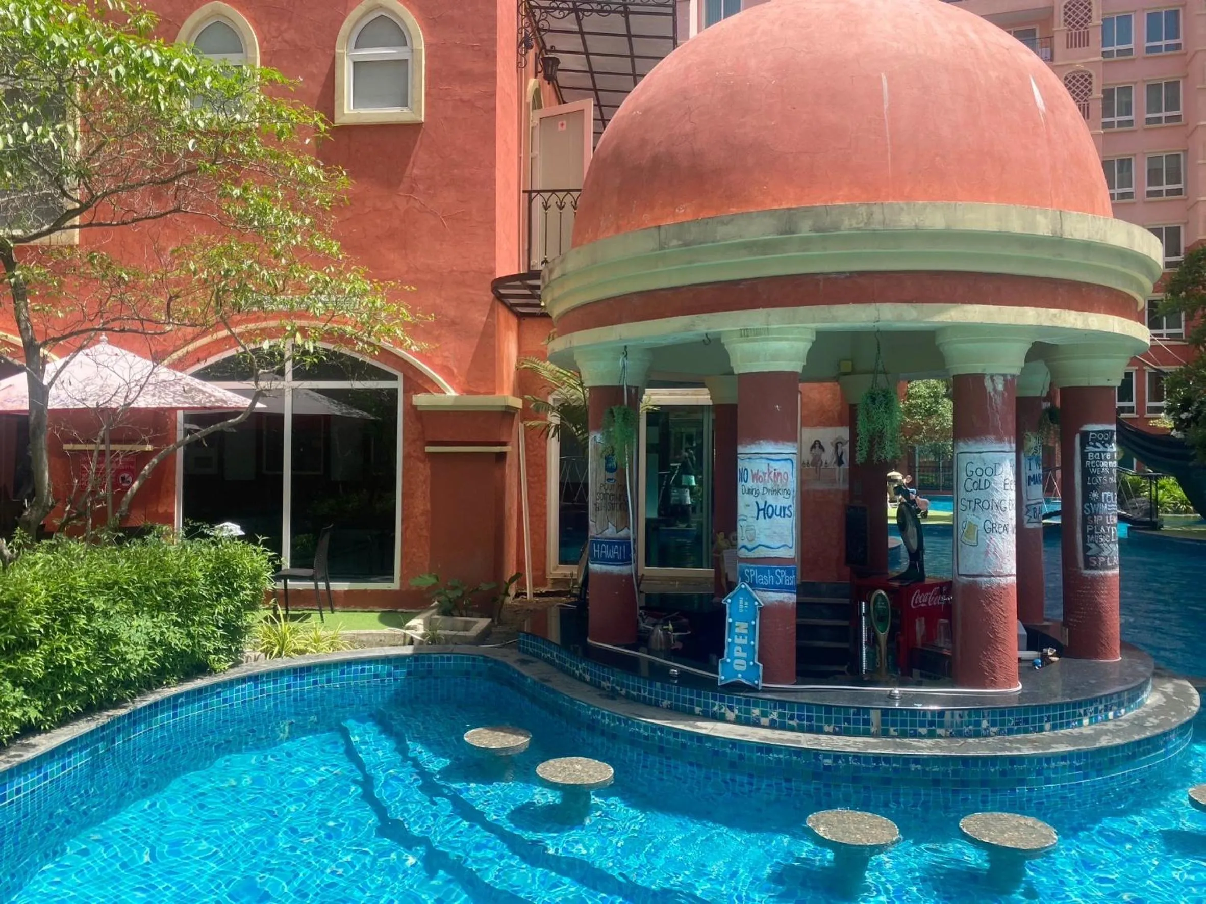 Seven seas resort Pool Access by Saifon