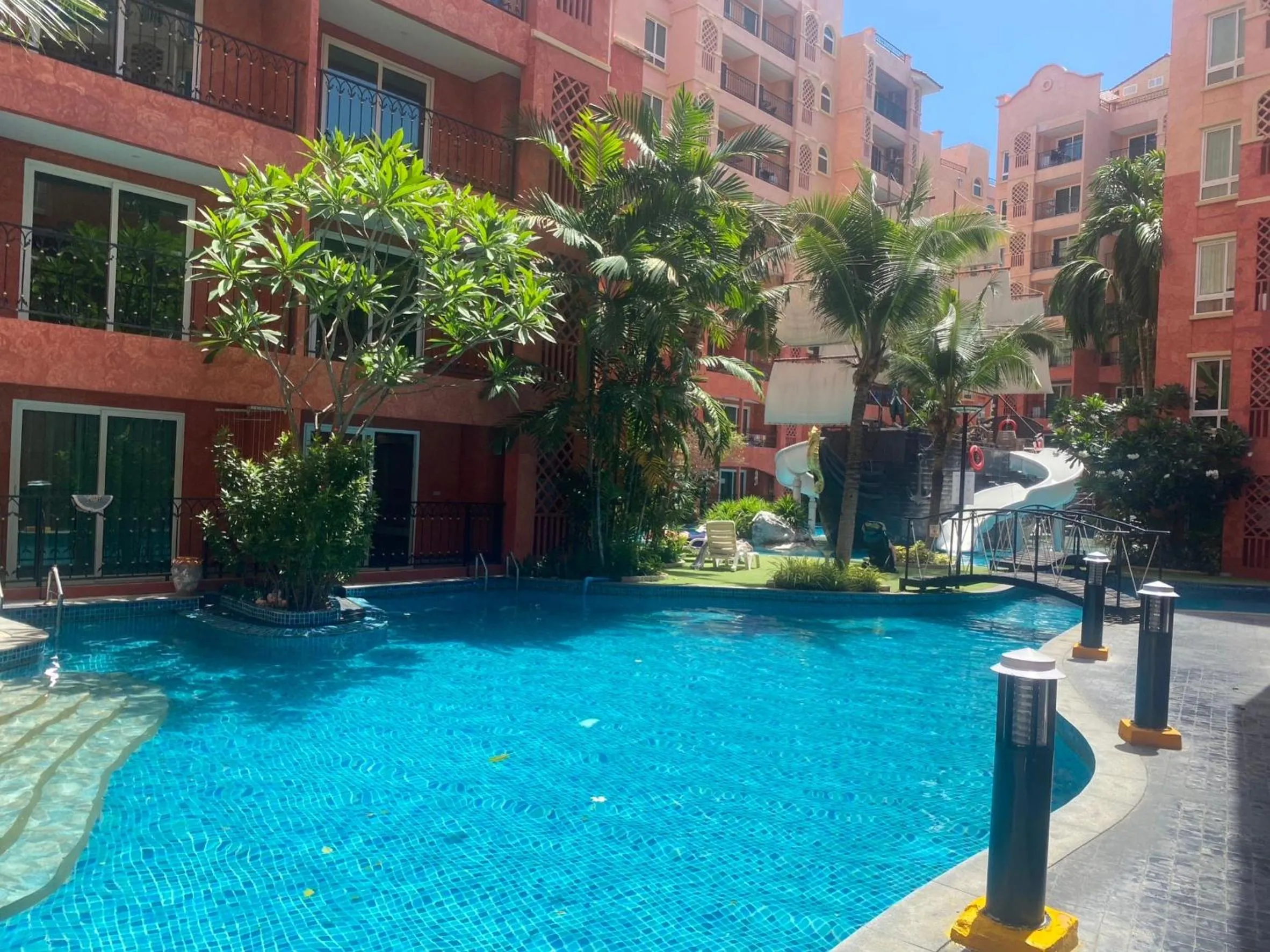 Seven seas resort Pool Access by Saifon