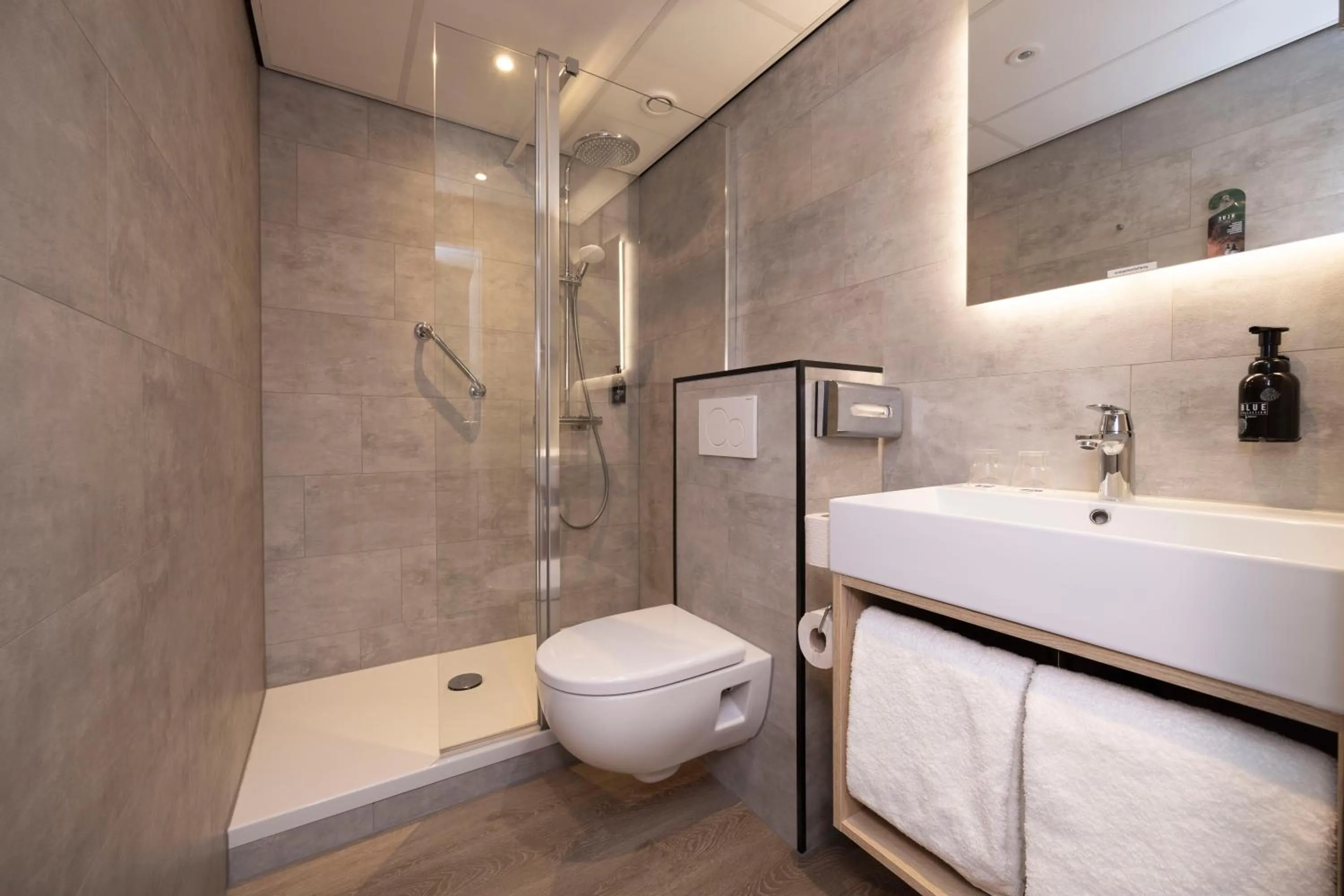 Shower in Fletcher Hotel-Restaurant Klein Zwitserland