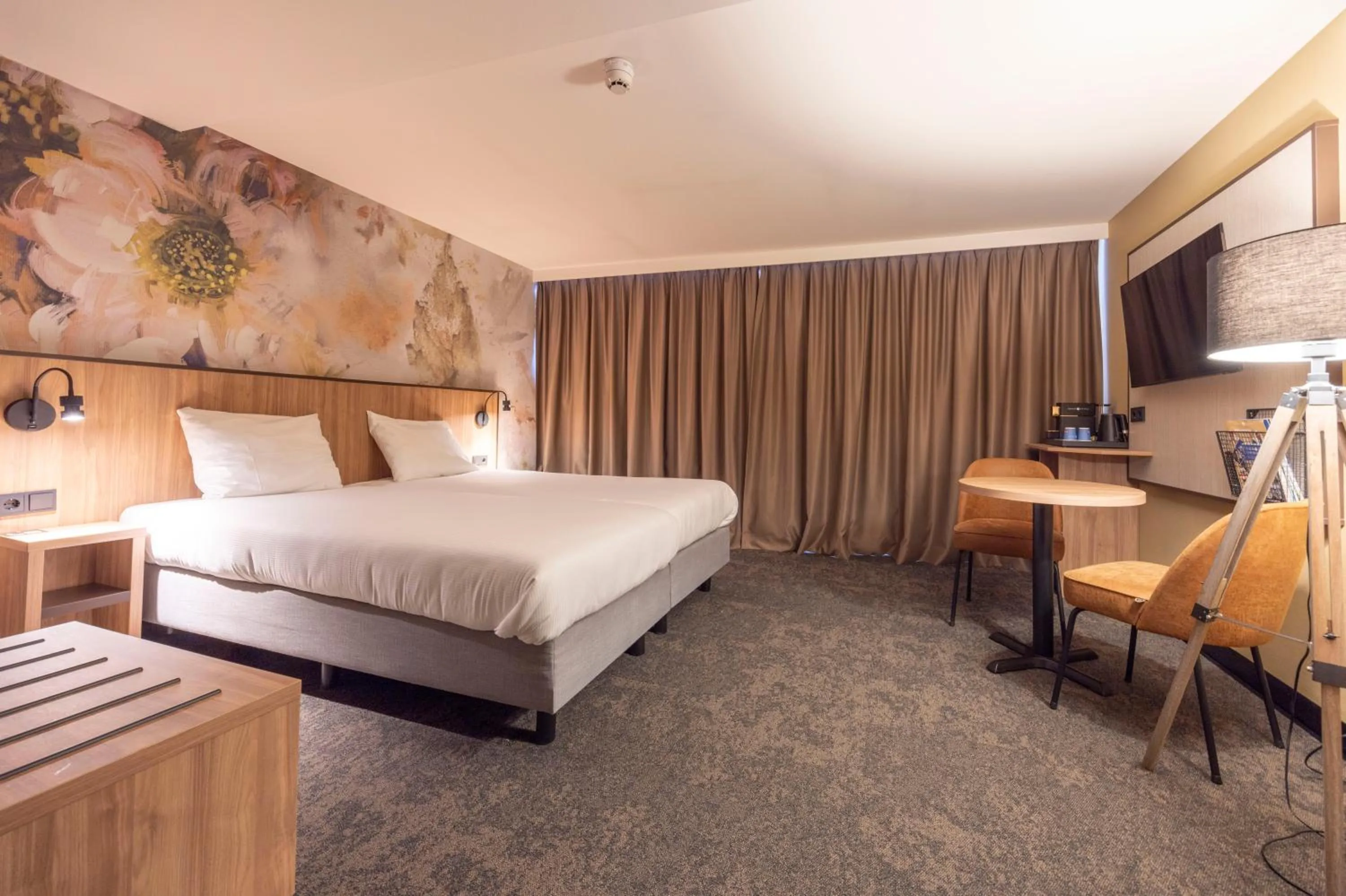 Photo of the whole room, Bed in Fletcher Hotel-Restaurant Klein Zwitserland