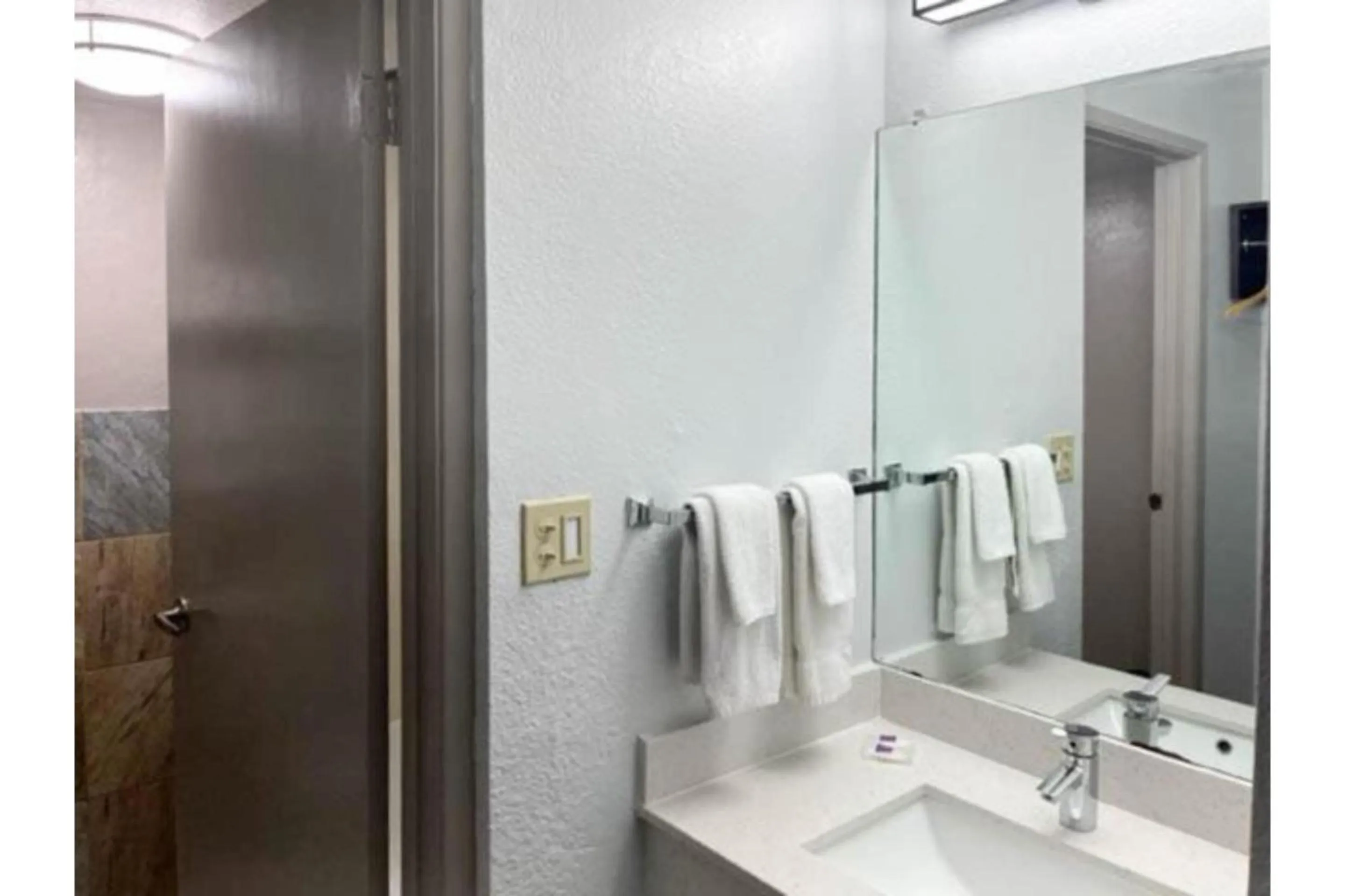 Bathroom in Studio 6 Pecos TX