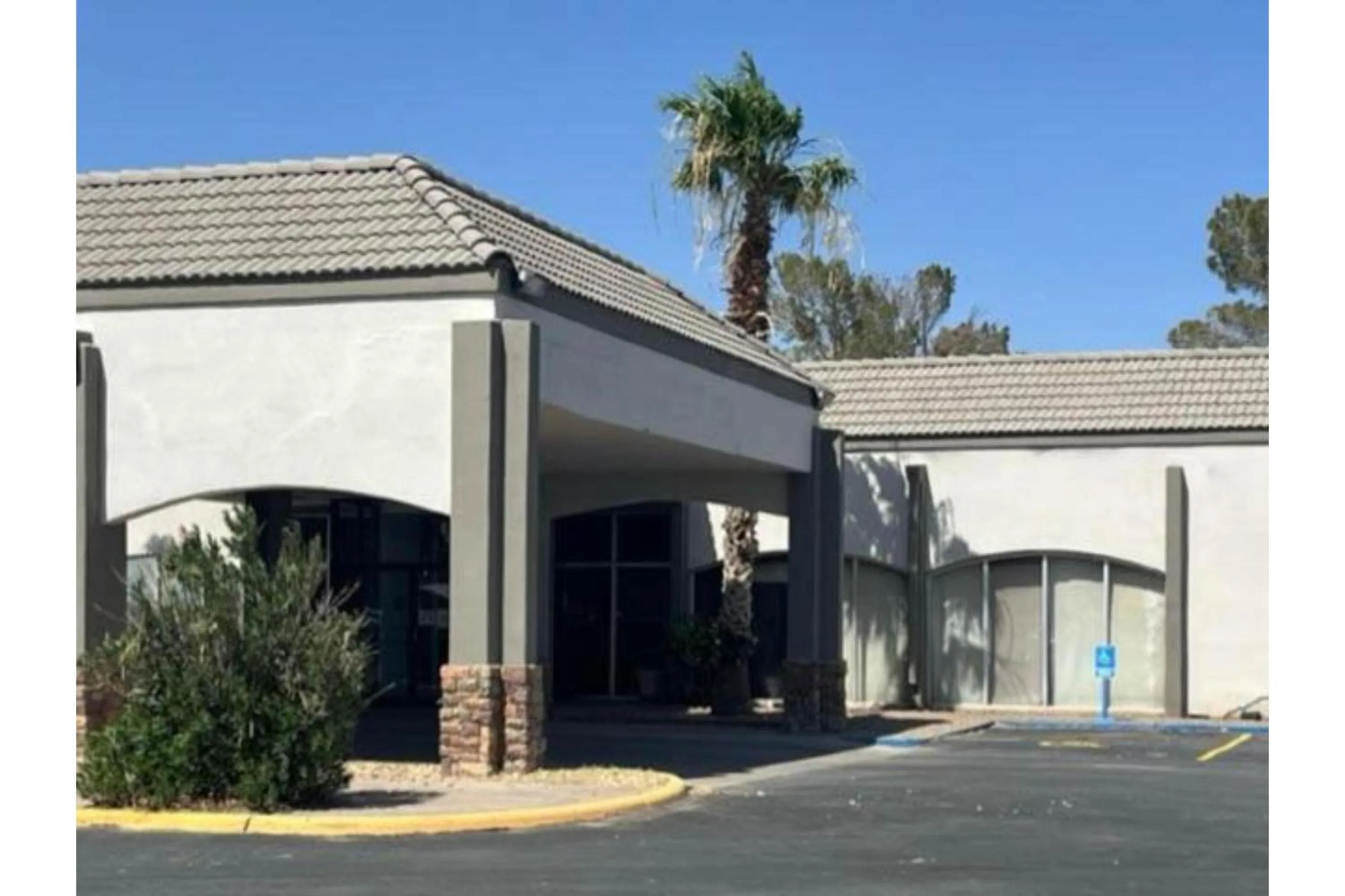 Property building in Studio 6 Pecos TX