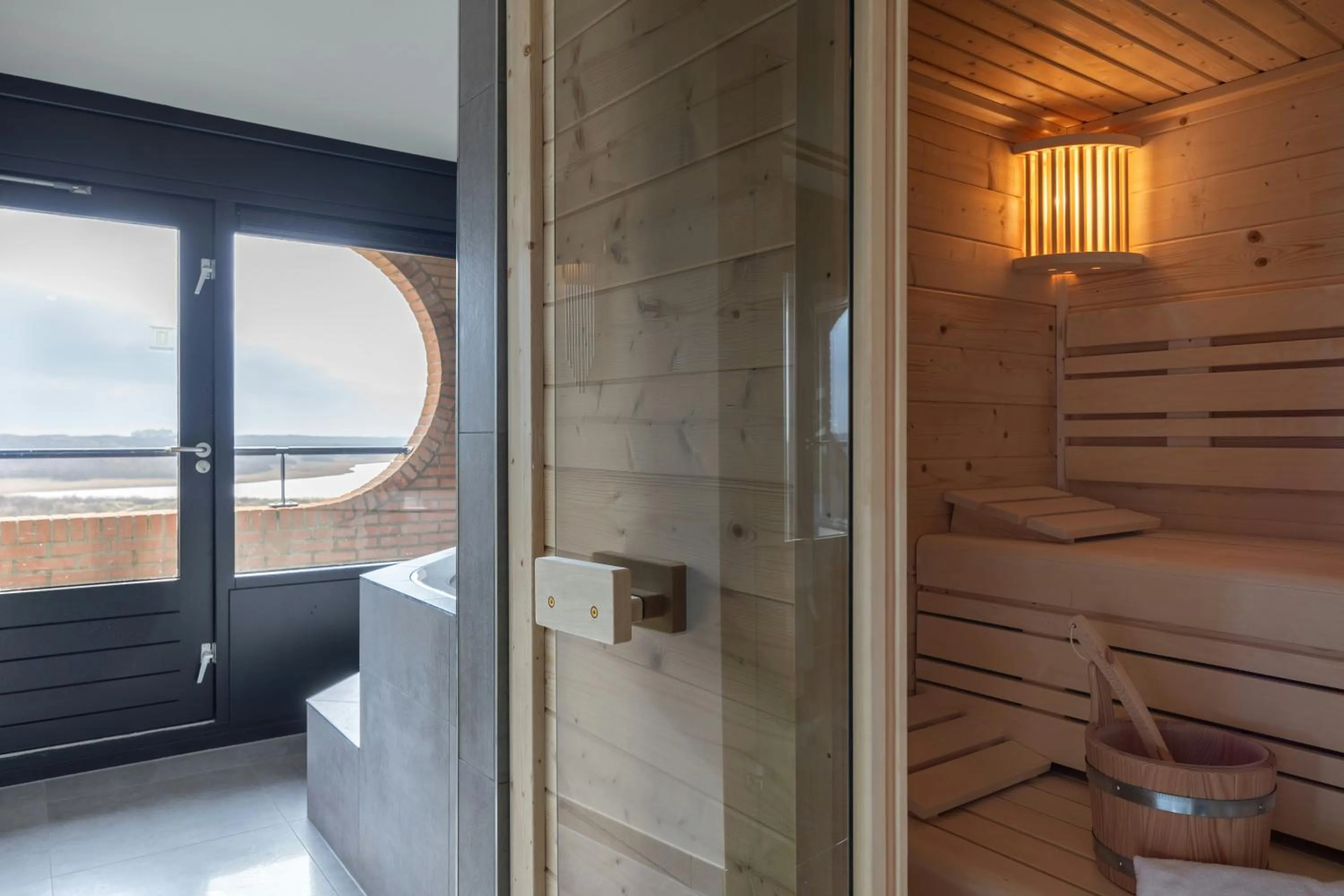 Bathroom in Leonardo Hotel IJmuiden Seaport Beach