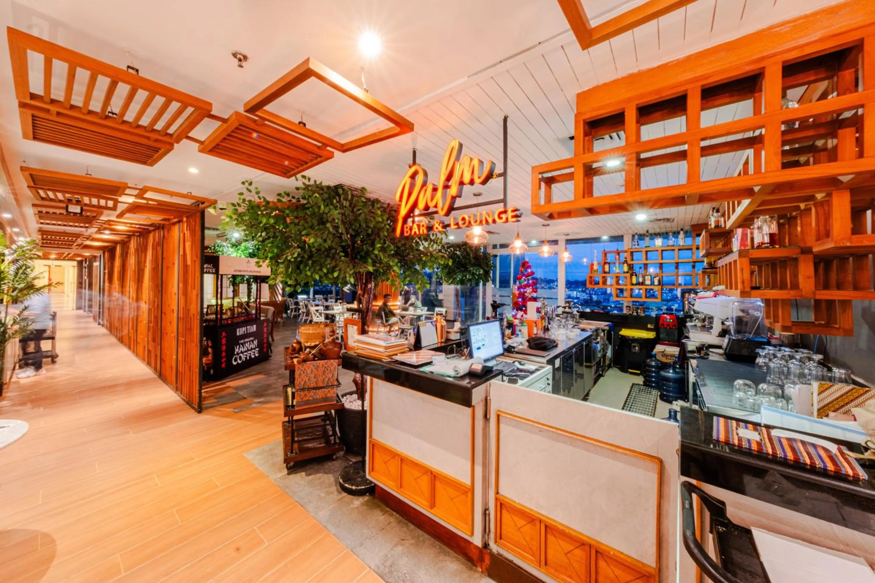 Restaurant/places to eat in Astara Hotel Balikpapan