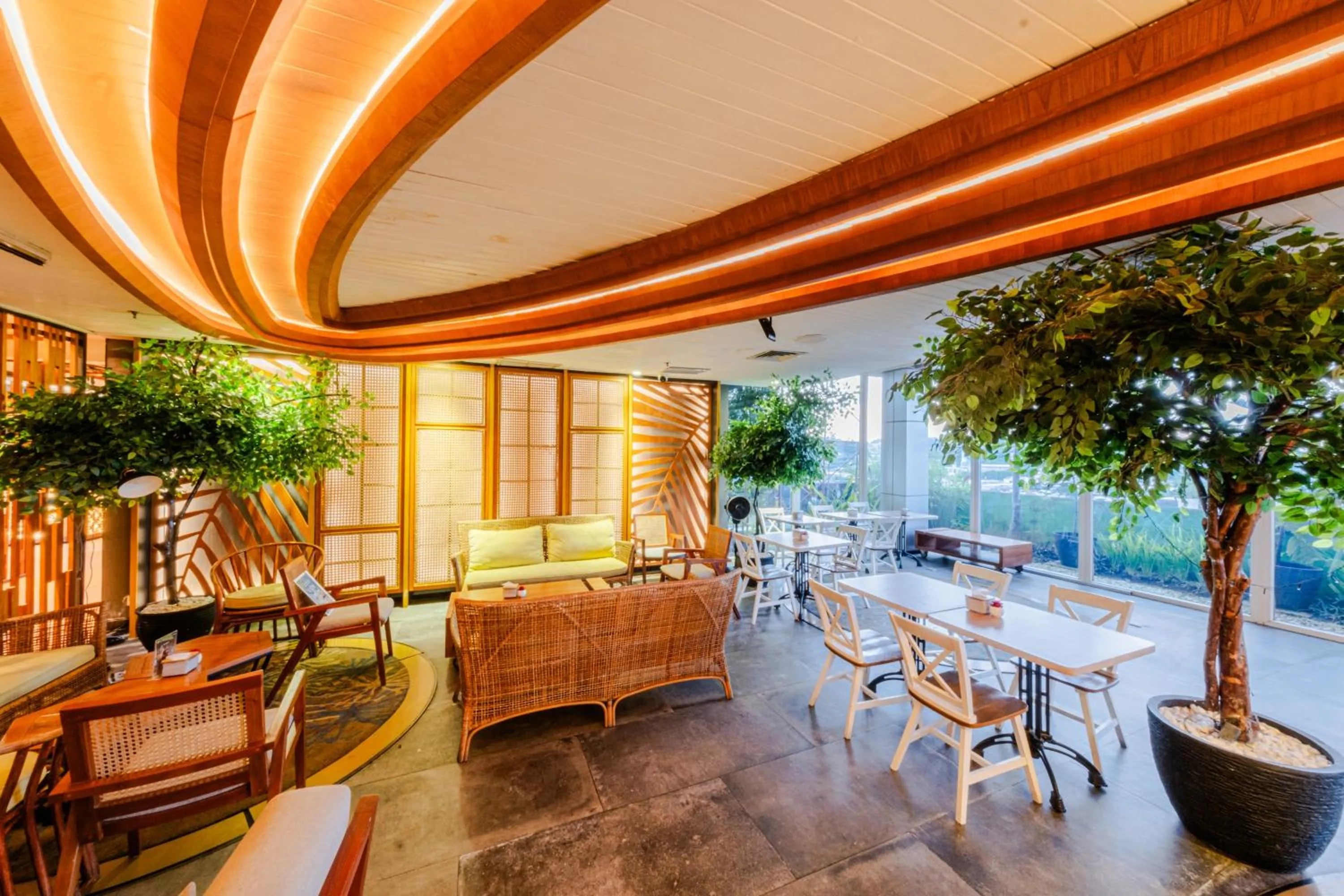 Restaurant/places to eat in Astara Hotel Balikpapan